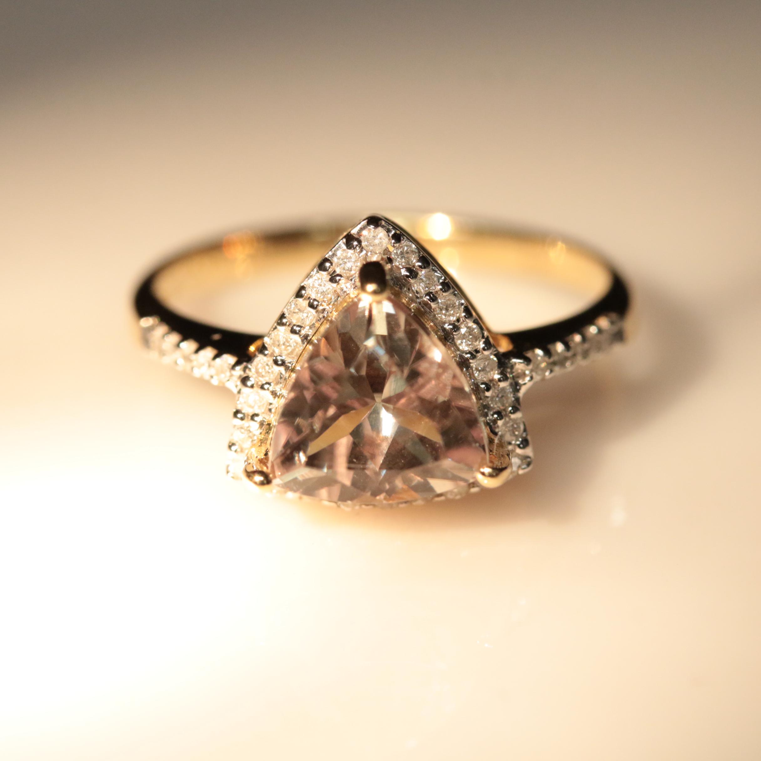 14K Zultanite and Diamond Ring
