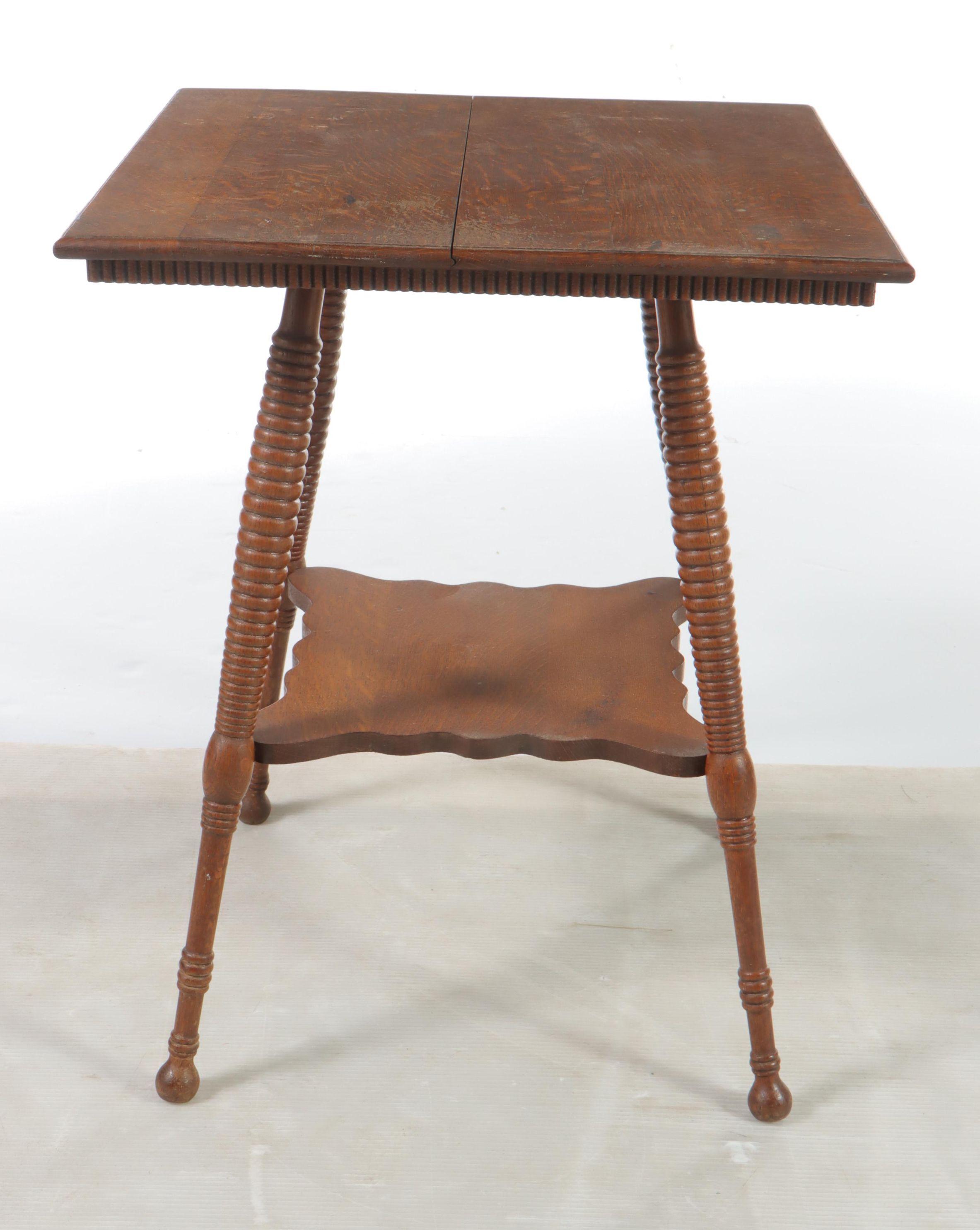 Late Victorian Quartersawn Oak Two-Tier Side Table, circa 1900