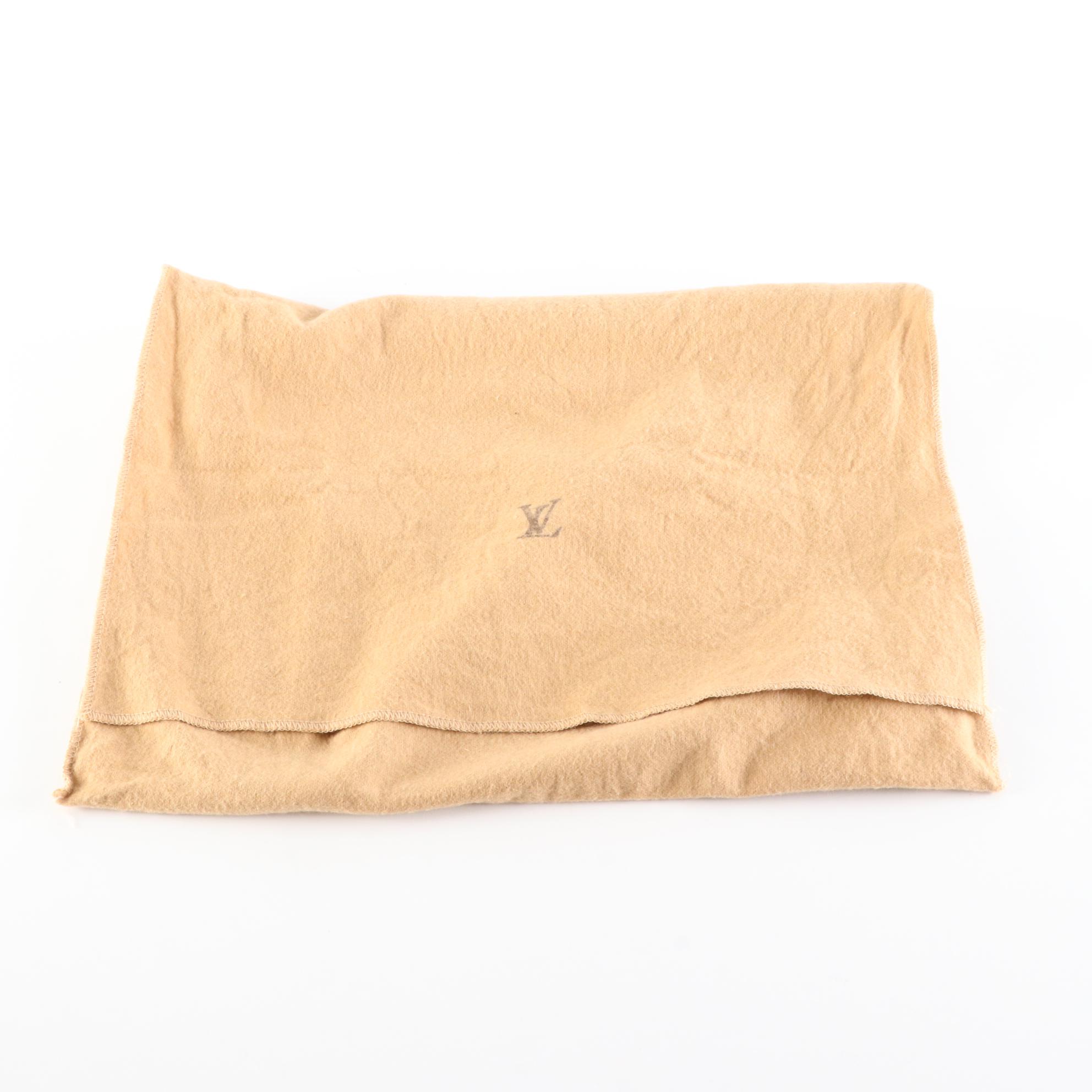 Louis Vuitton Thompson Street Bag in Monogram Vernis