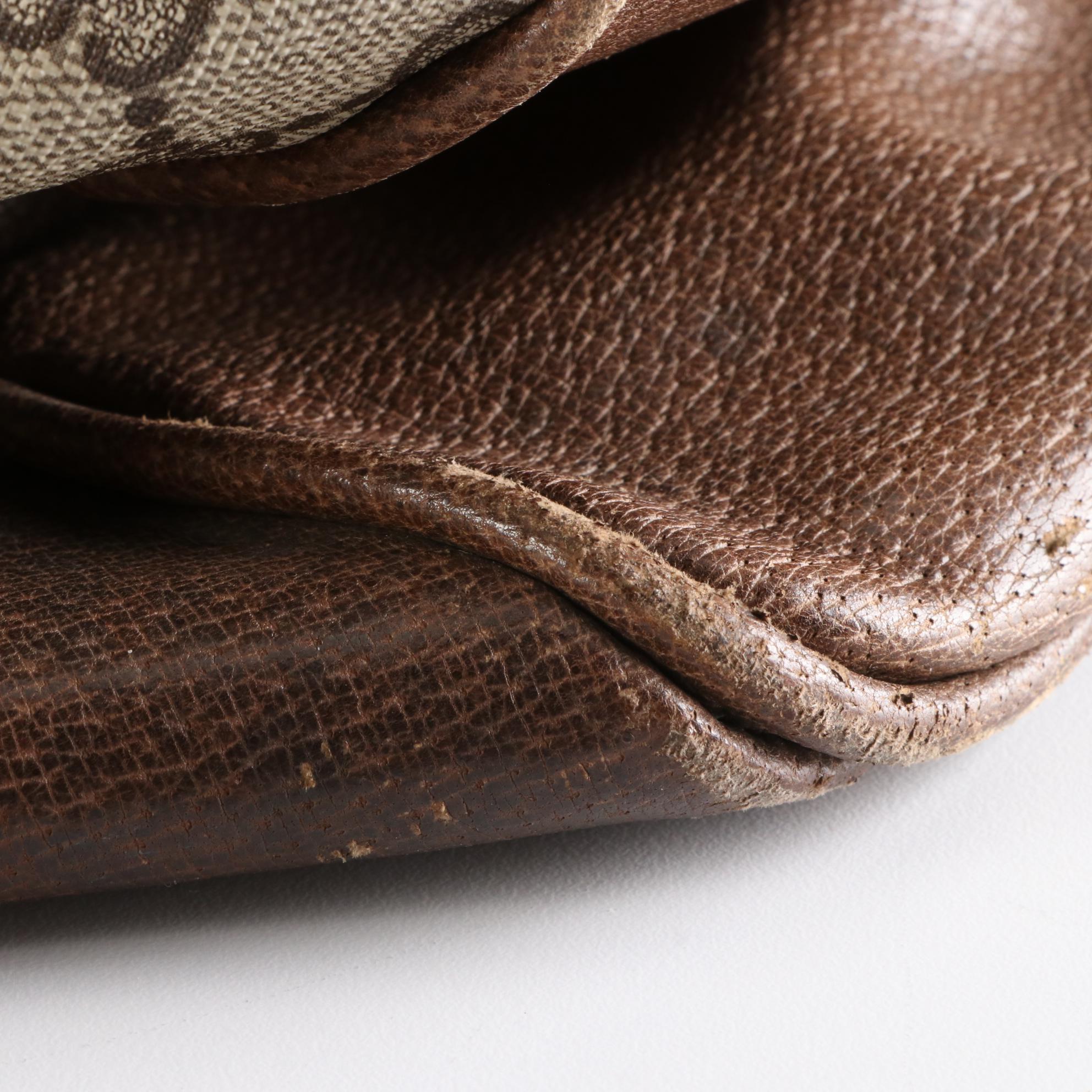 Gucci Boston Bag in GG Supreme Canvas and Leather