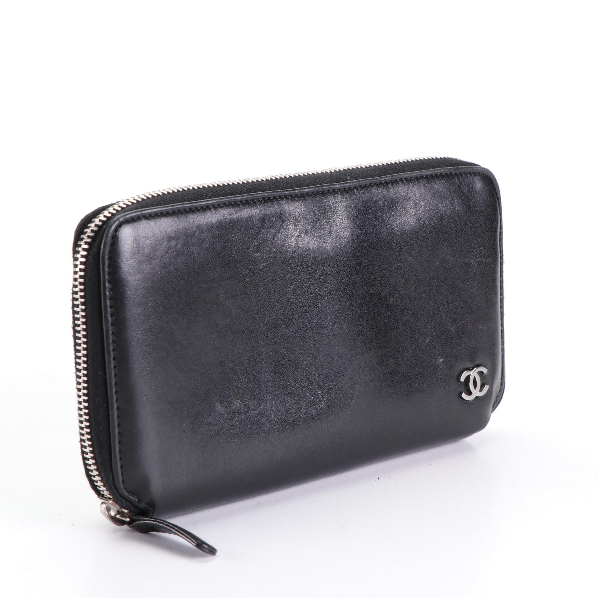 Chanel Zip-Around Wallet in Black Leather with CC Logo