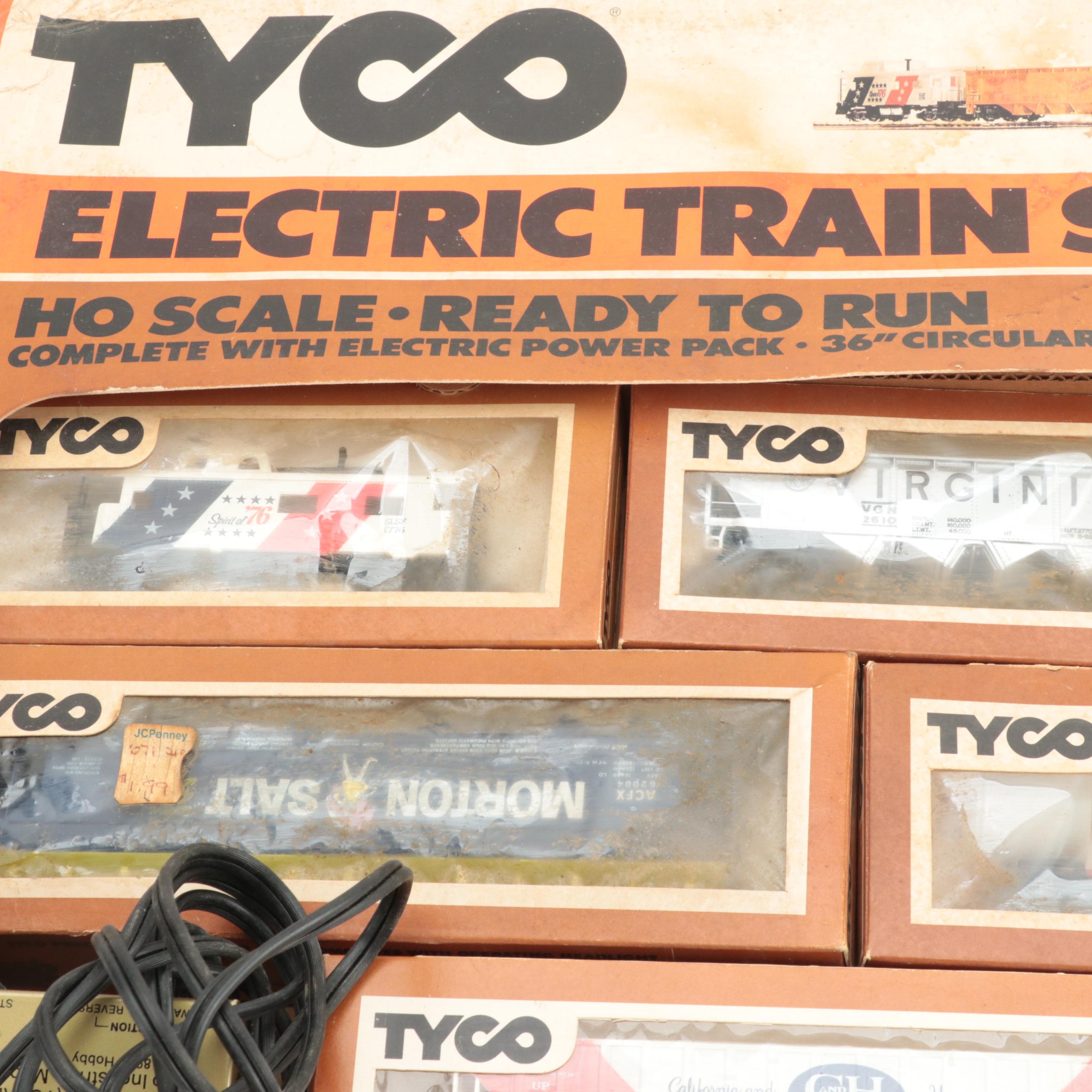 Tyco HO Gauge Electric Train Cars