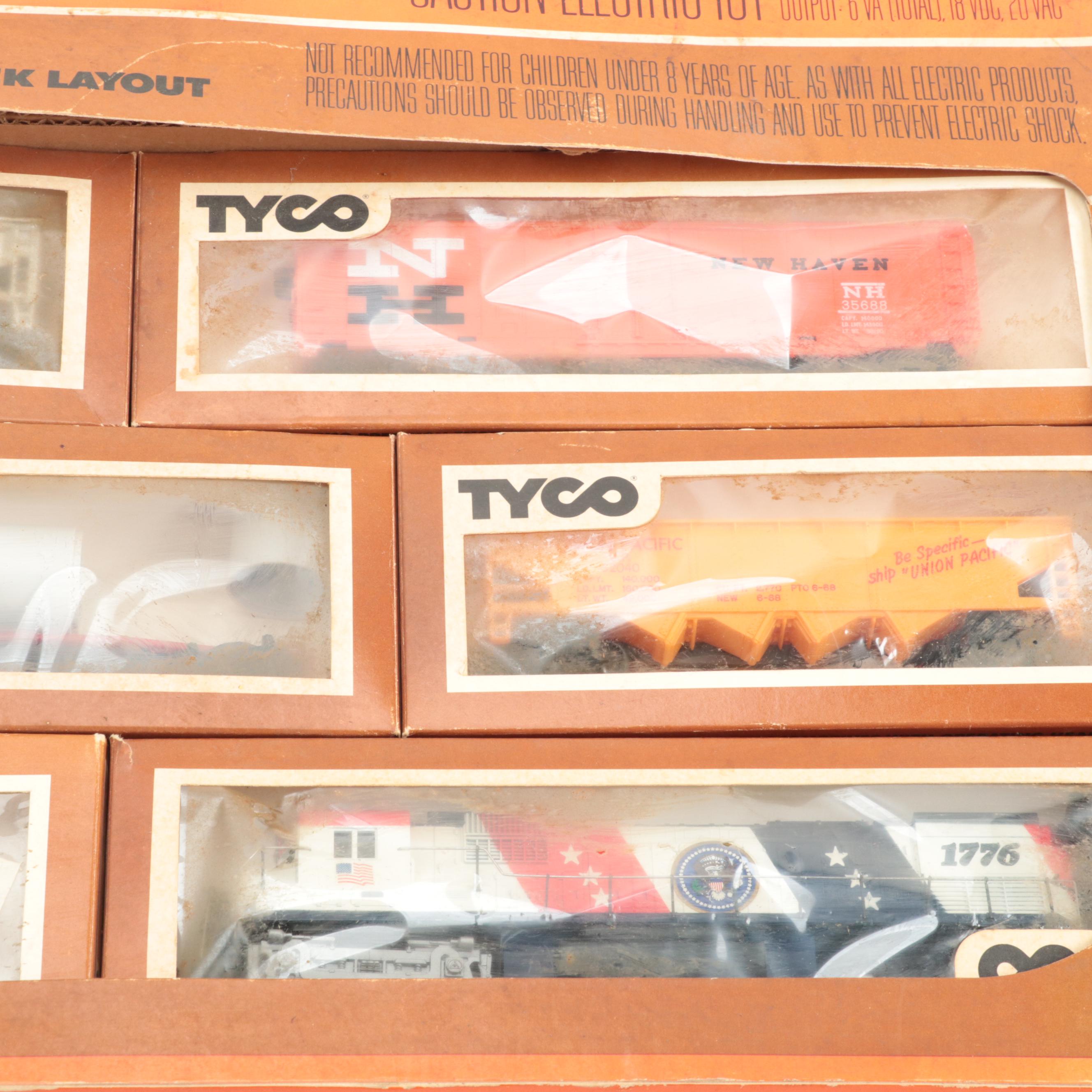 Tyco HO Gauge Electric Train Cars