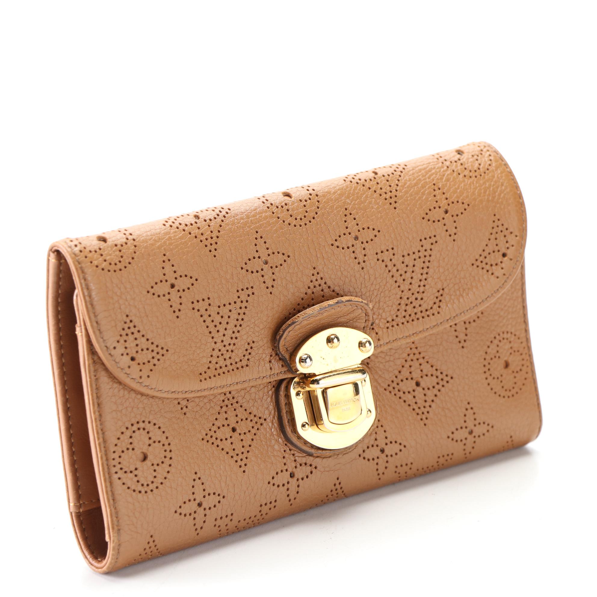 Louis Vuitton Portefeuille Amelia Wallet in Mahina Leather