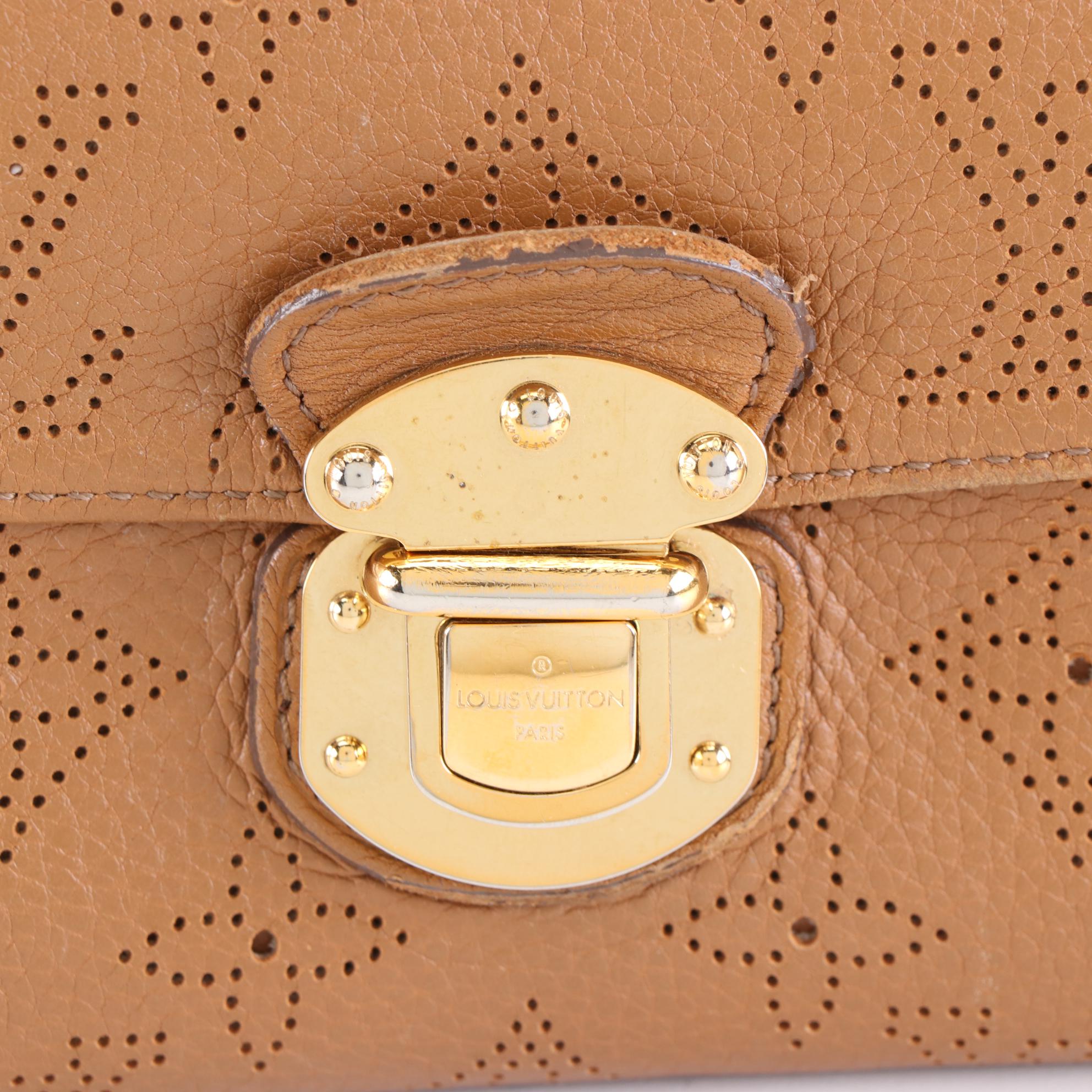Louis Vuitton Portefeuille Amelia Wallet in Mahina Leather