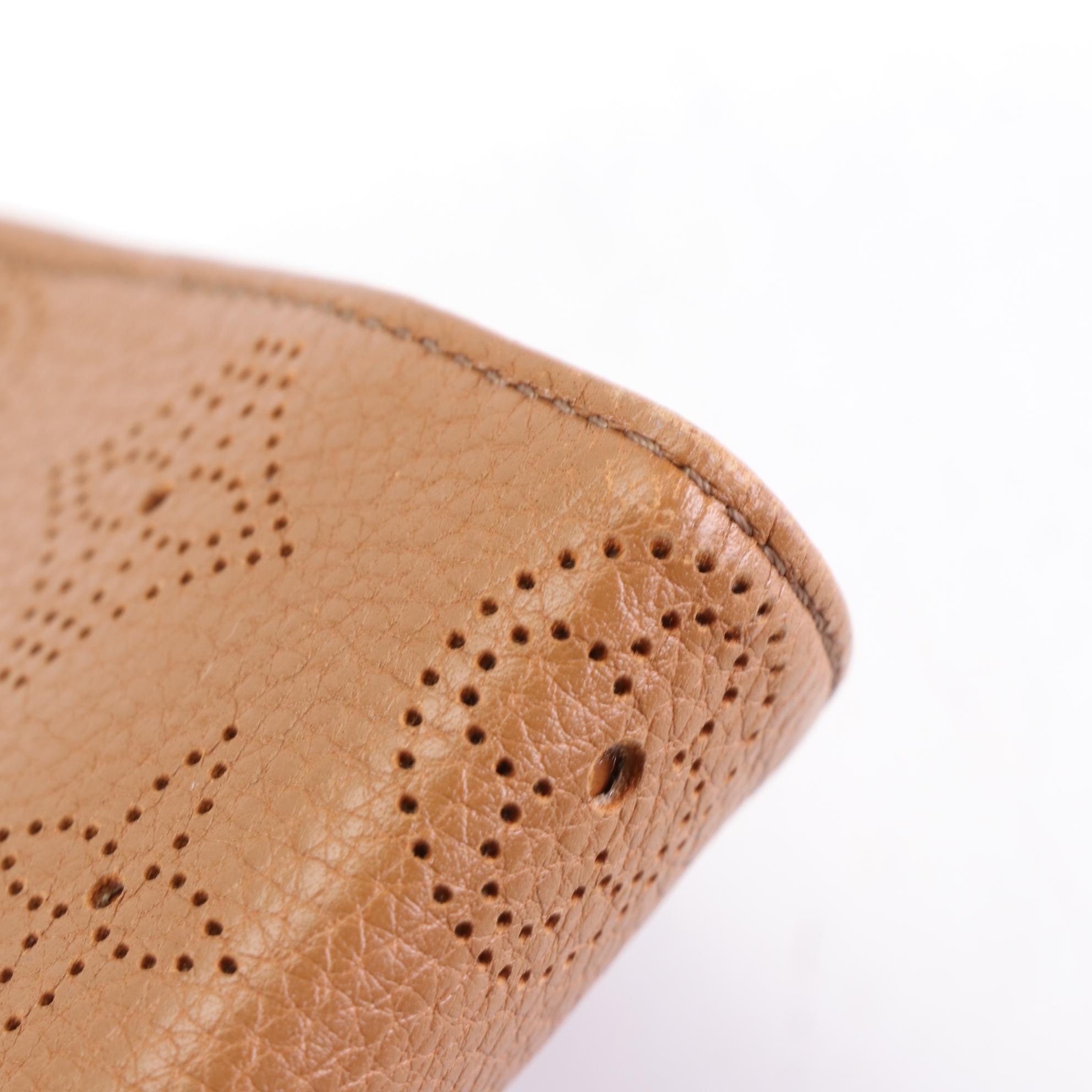 Louis Vuitton Portefeuille Amelia Wallet in Mahina Leather