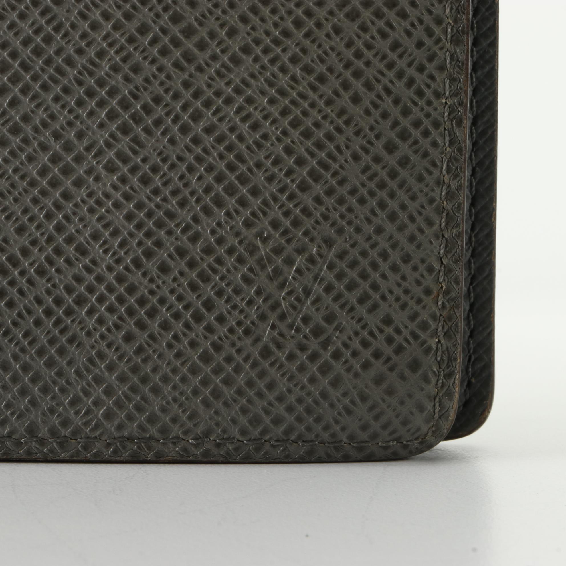 Louis Vuitton Brazza Wallet in Grey Taïga Leather