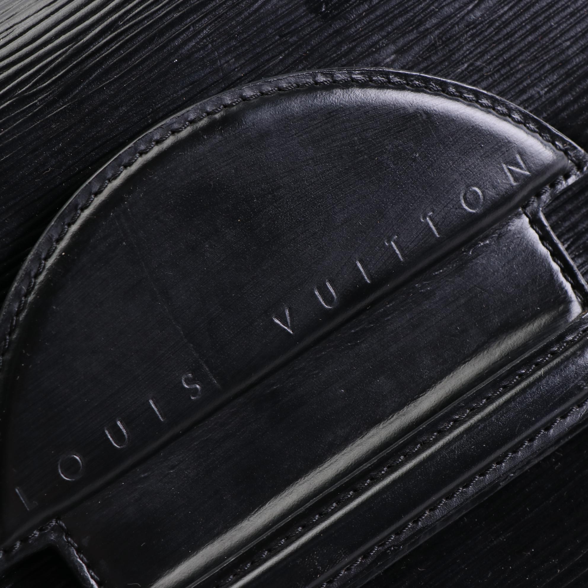 Louis Vuitton Chaillot Clutch in Black Epi and Smooth Leather