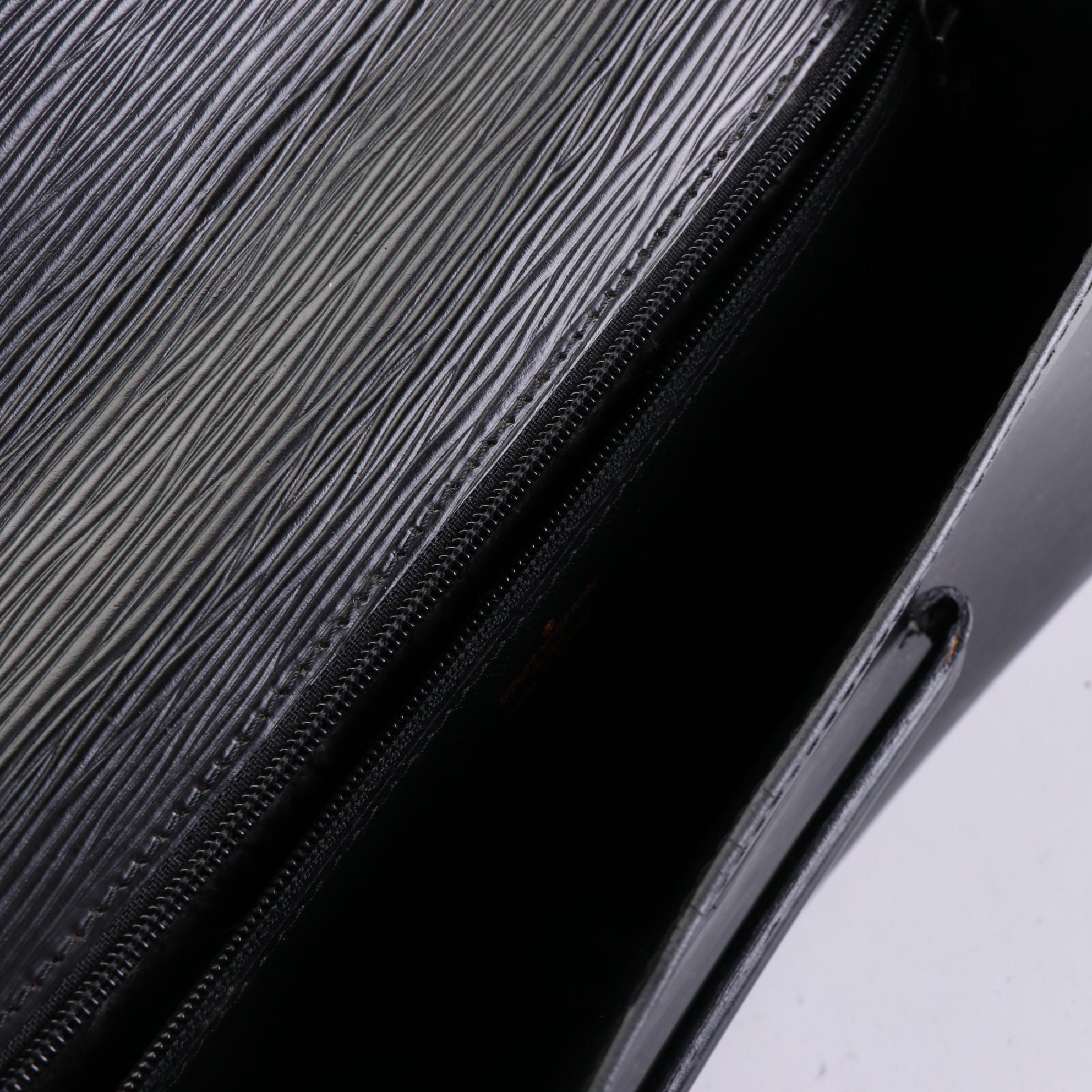 Louis Vuitton Chaillot Clutch in Black Epi and Smooth Leather