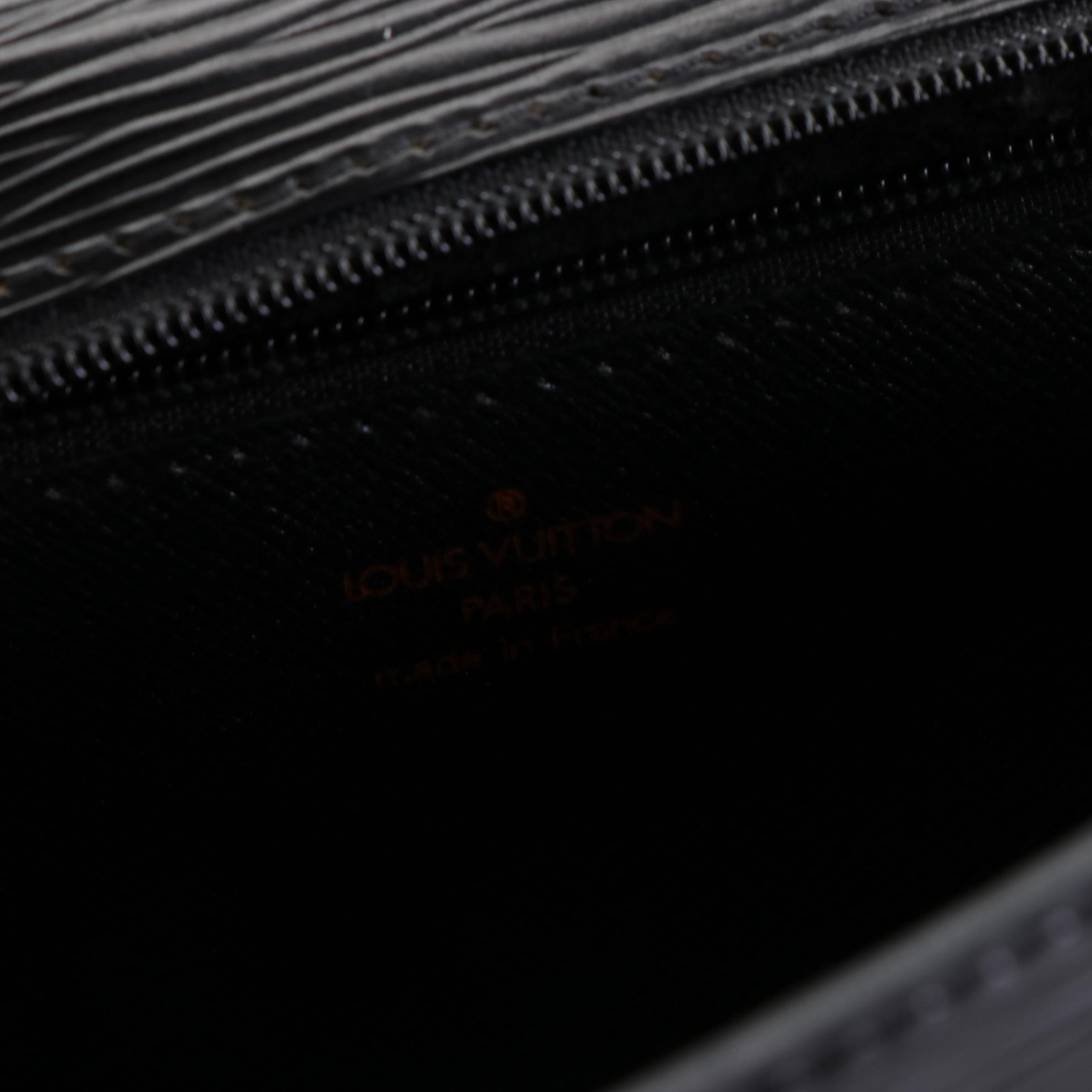 Louis Vuitton Chaillot Clutch in Black Epi and Smooth Leather