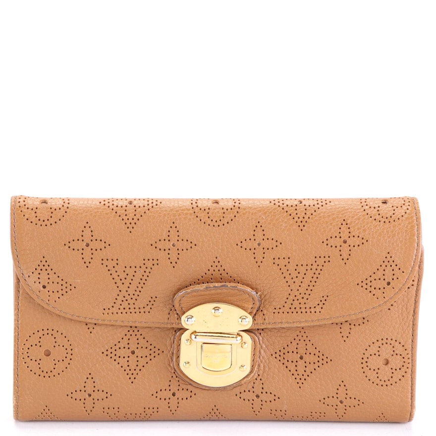 Louis Vuitton Portefeuille Amelia Wallet in Mahina Leather