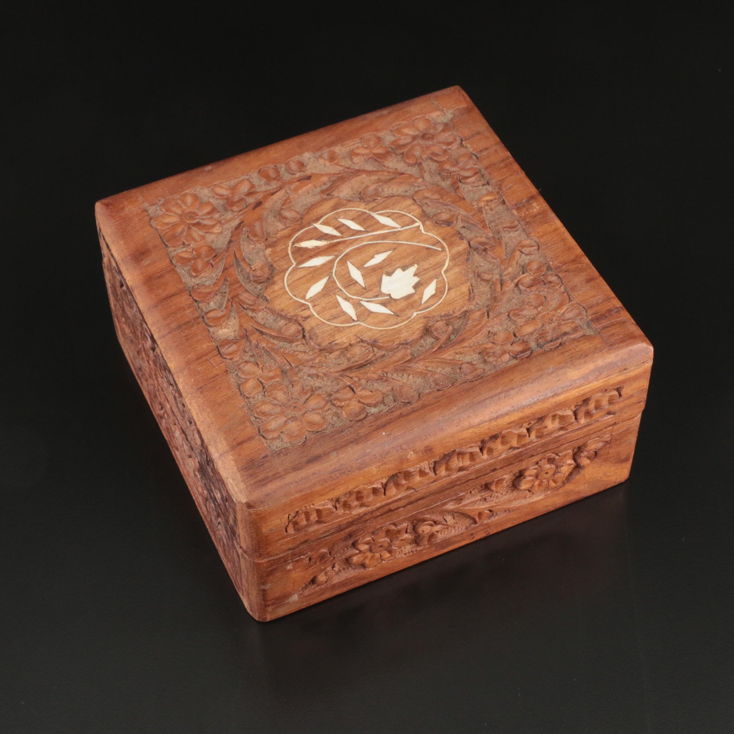 Uncommon Discoveries: Jewelry Collection