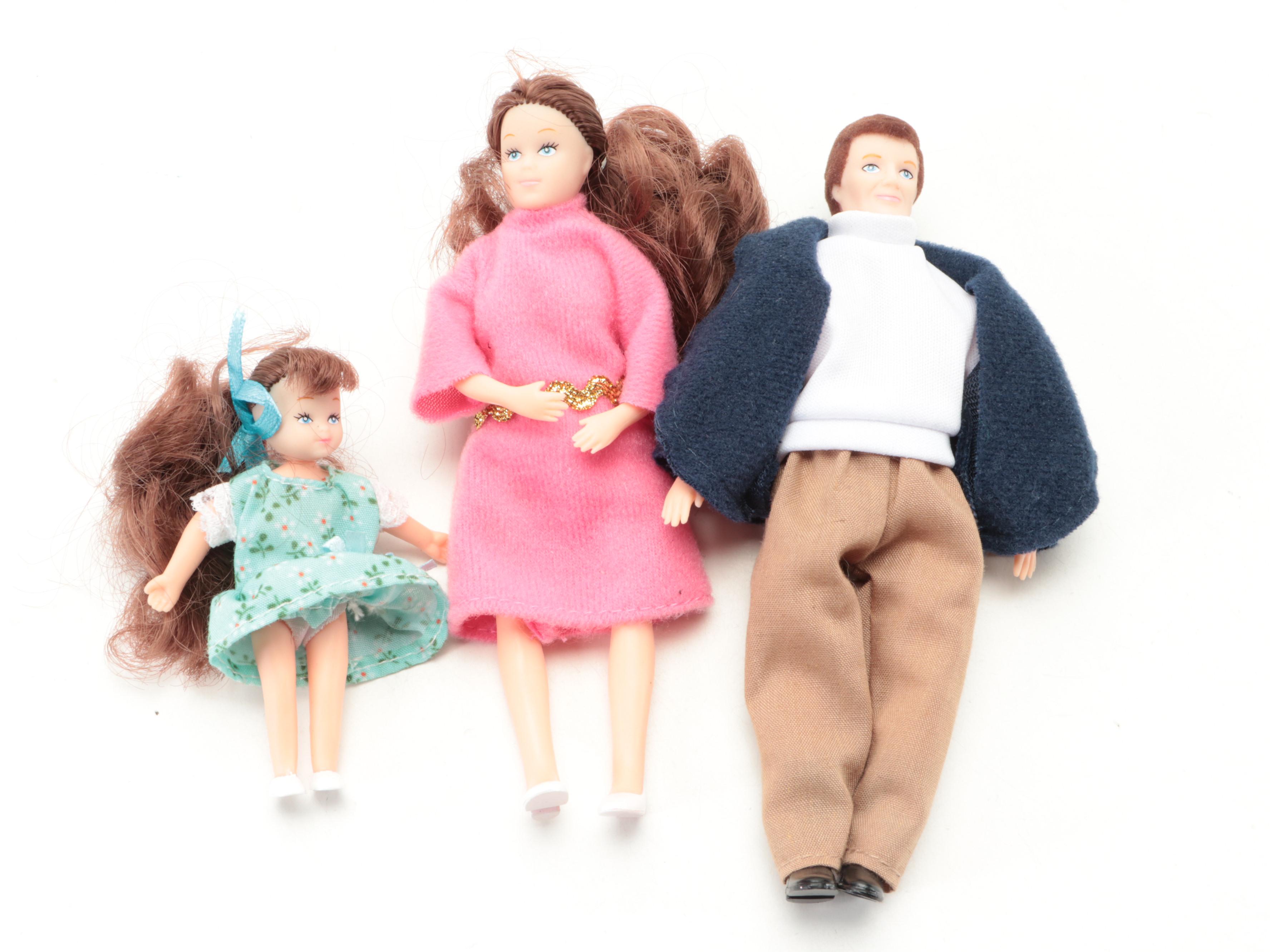 Doll House Furniture and Accessories with Dolls