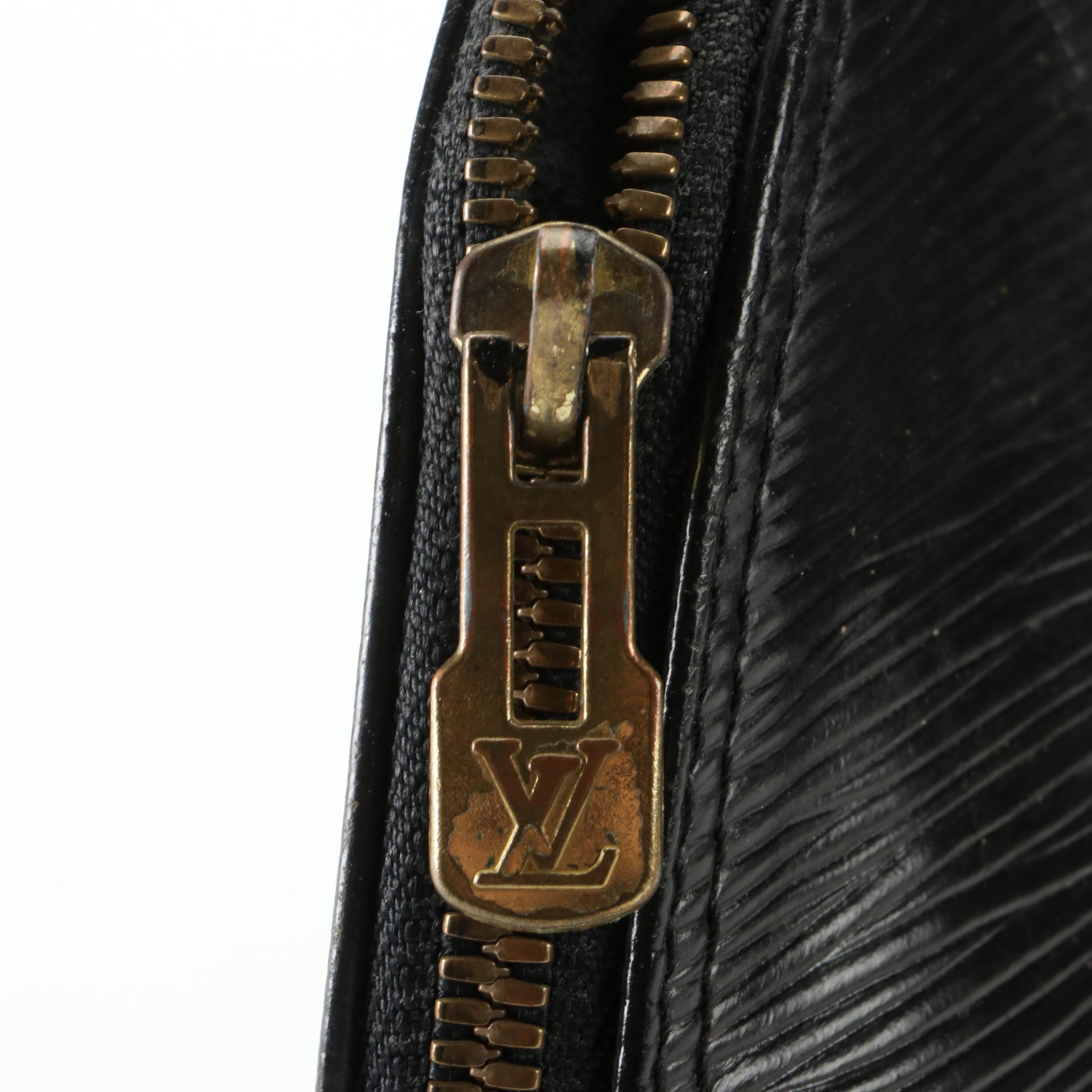 Louis Vuitton Alma PM in Black Epi Leather