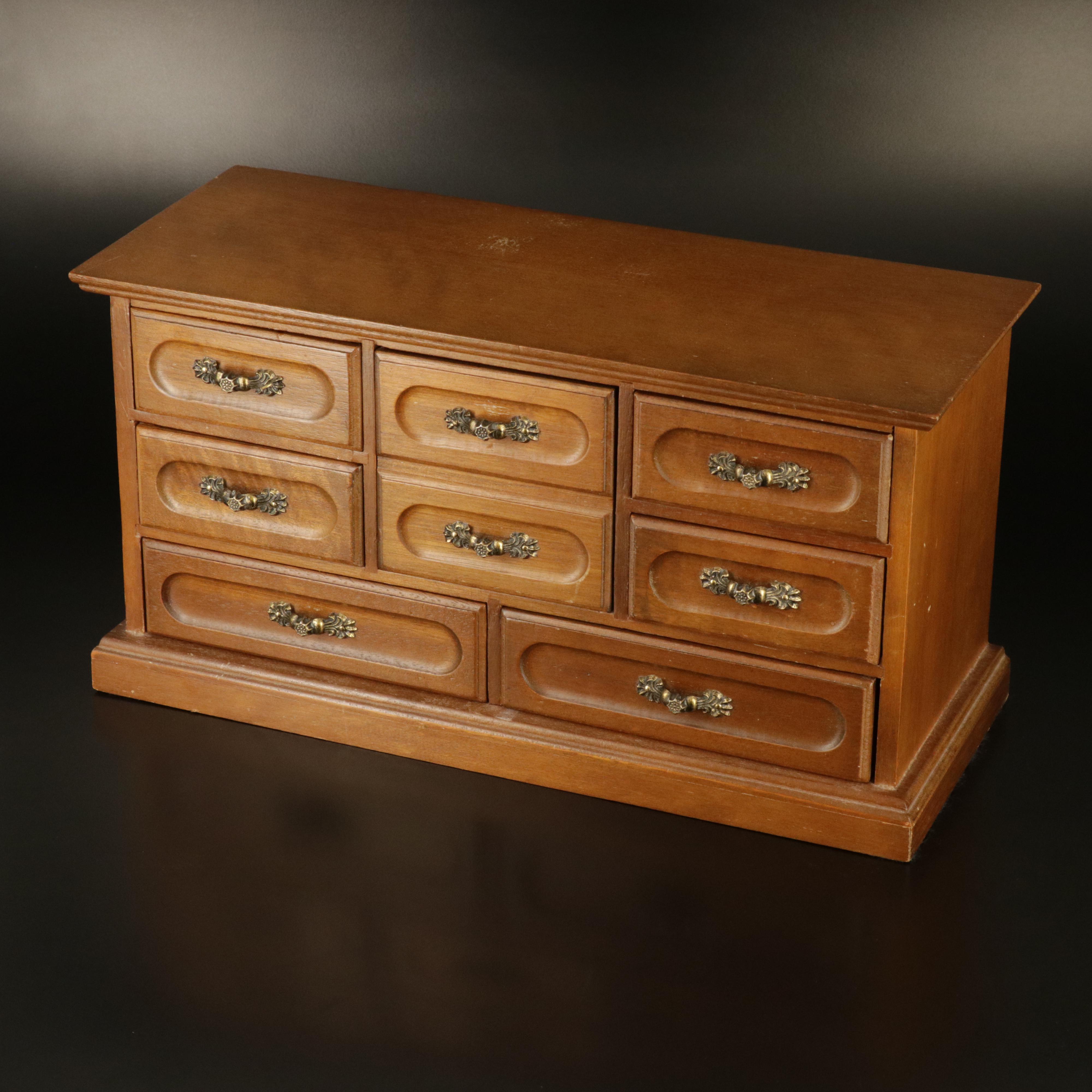 Uncommon Discoveries: Jewelry Collection