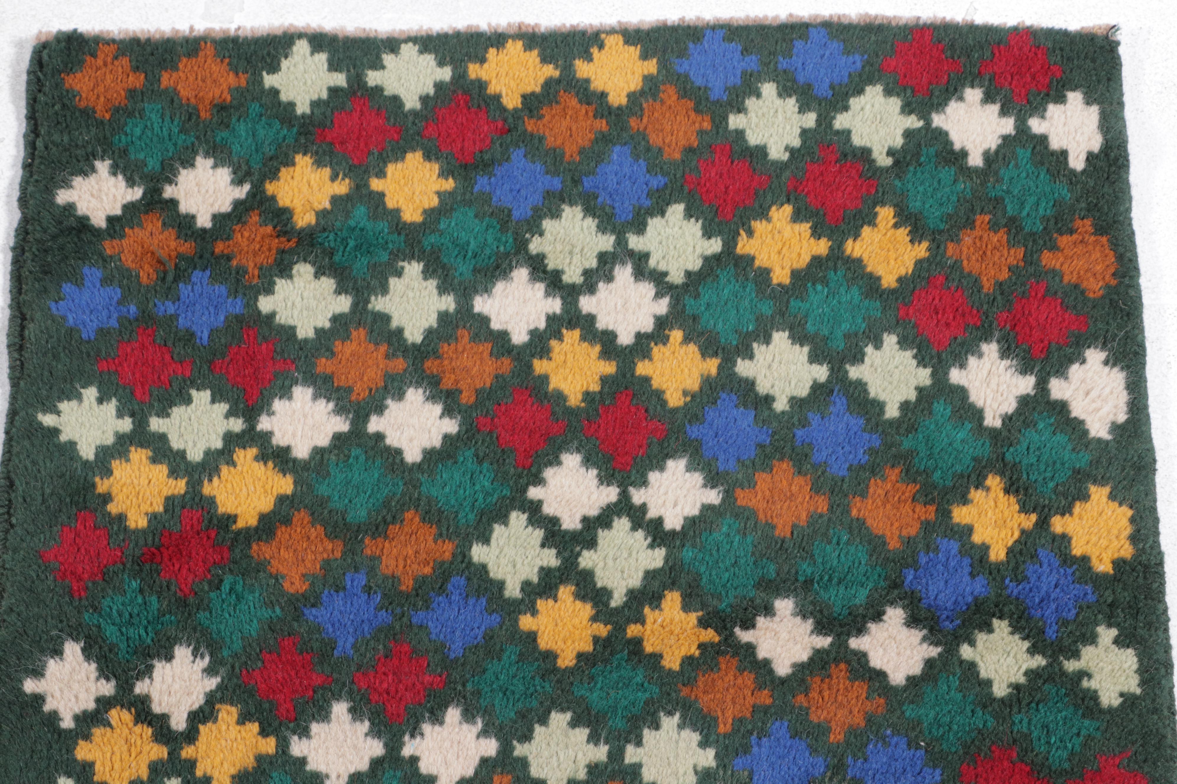 2' x 2'10 Hand-Knotted Persian Gabbeh Accent Rug