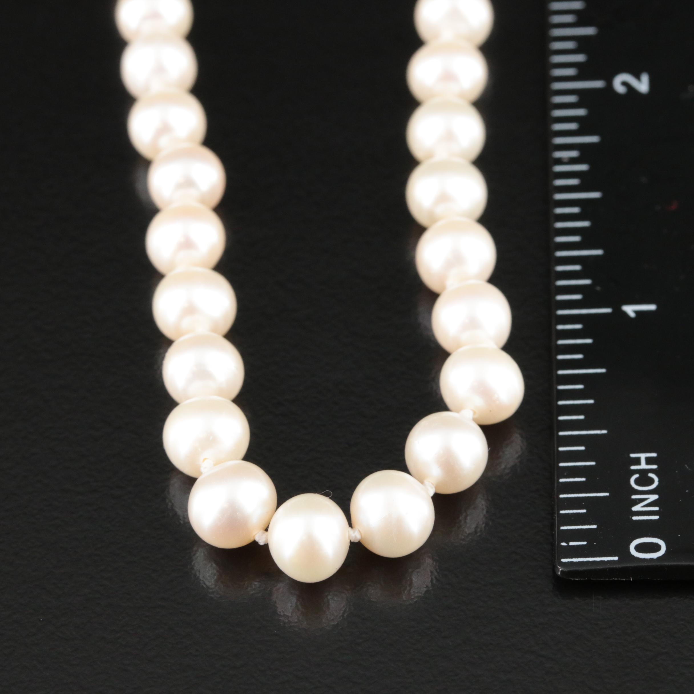 Graduated Pearl Necklace with 14K Clasp
