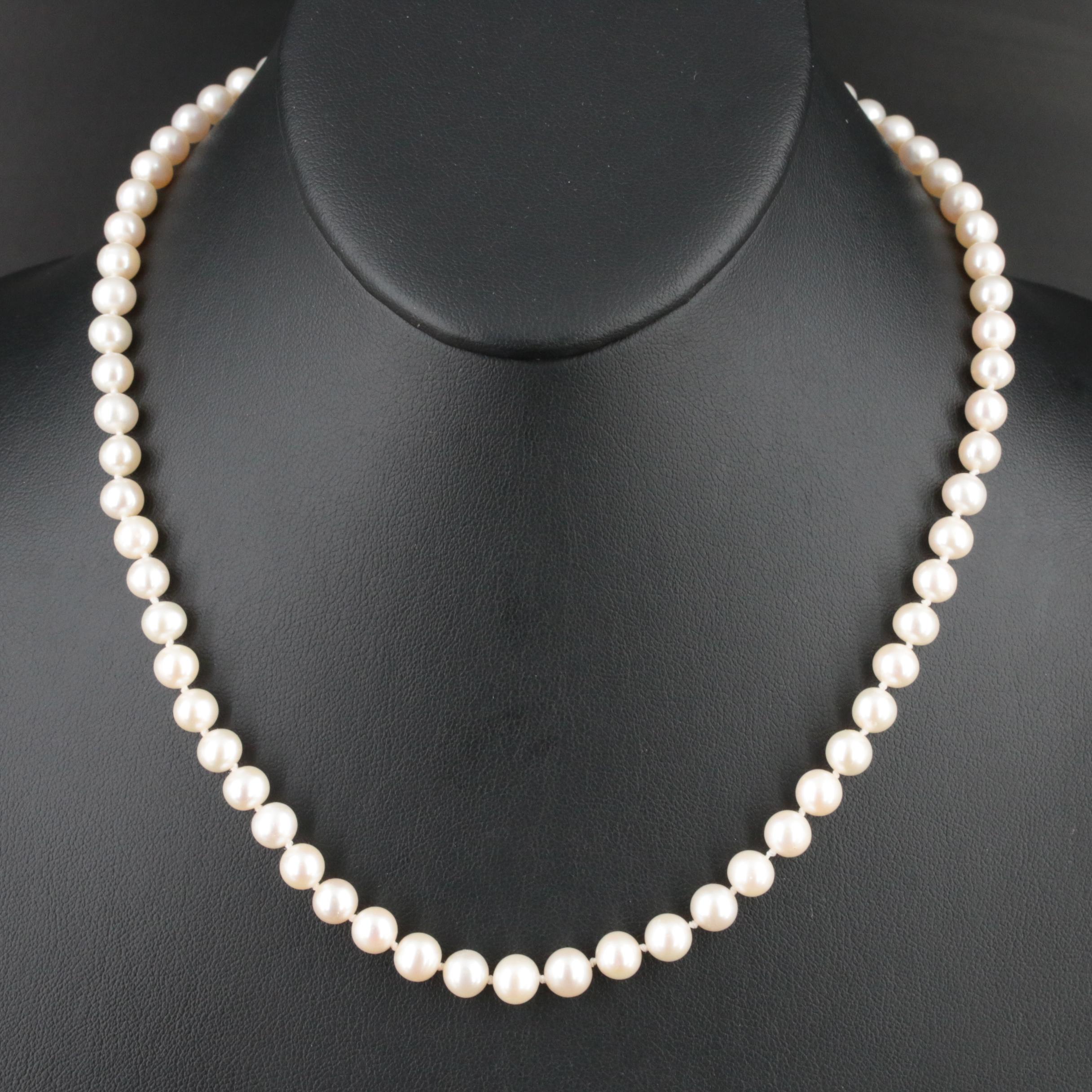 Graduated Pearl Necklace with 14K Clasp