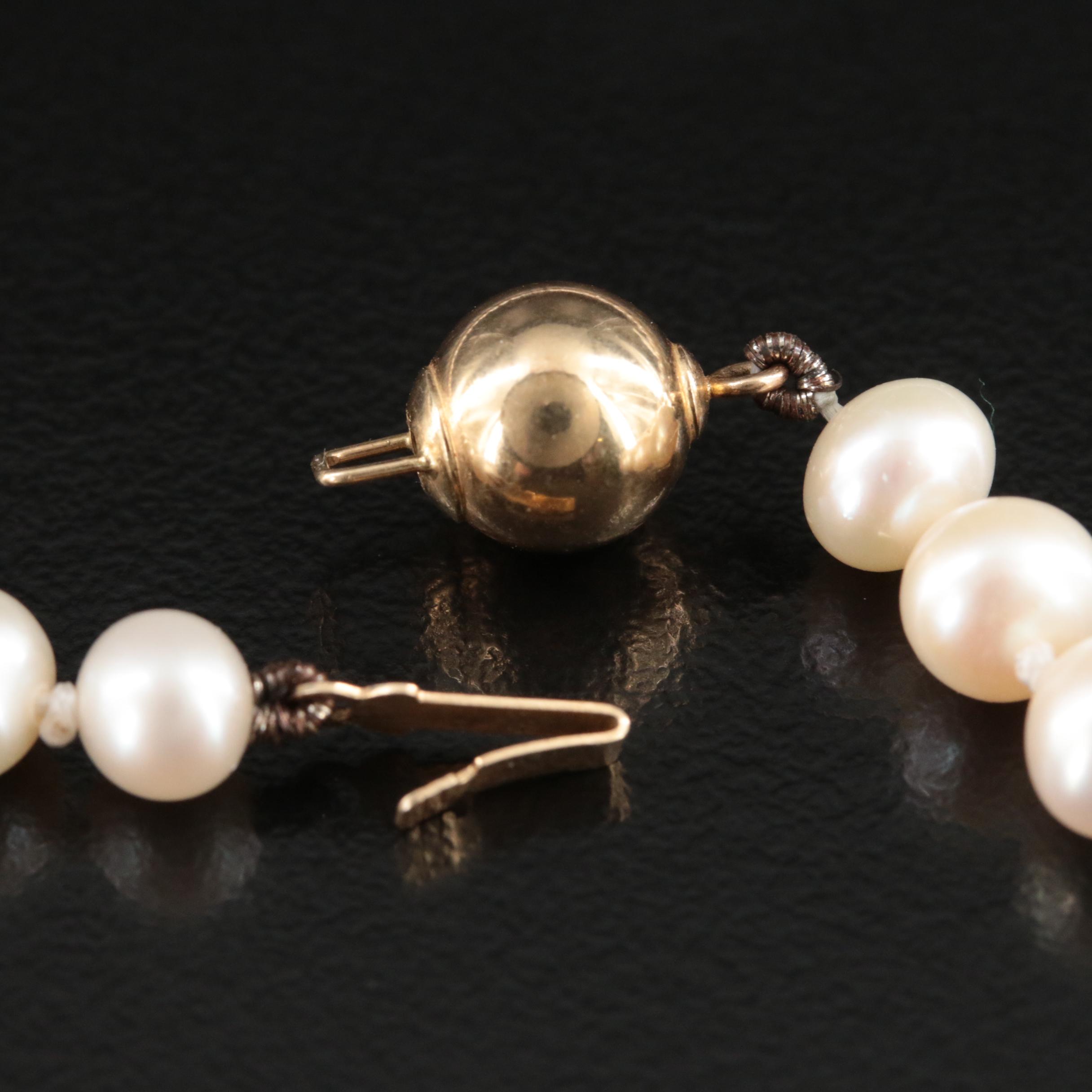 Graduated Pearl Necklace with 14K Clasp