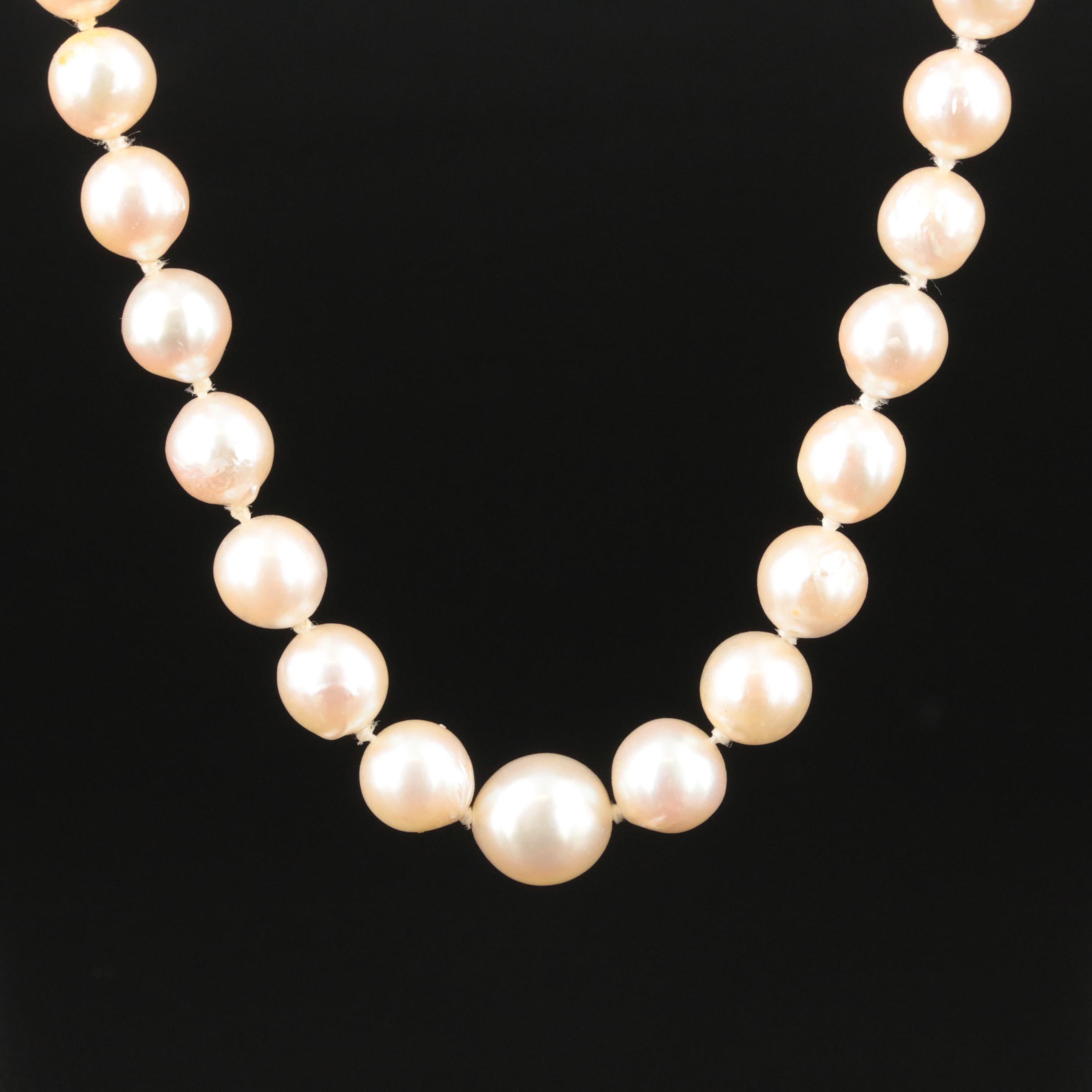 Graduated Pearl Necklace with 14K Clasp