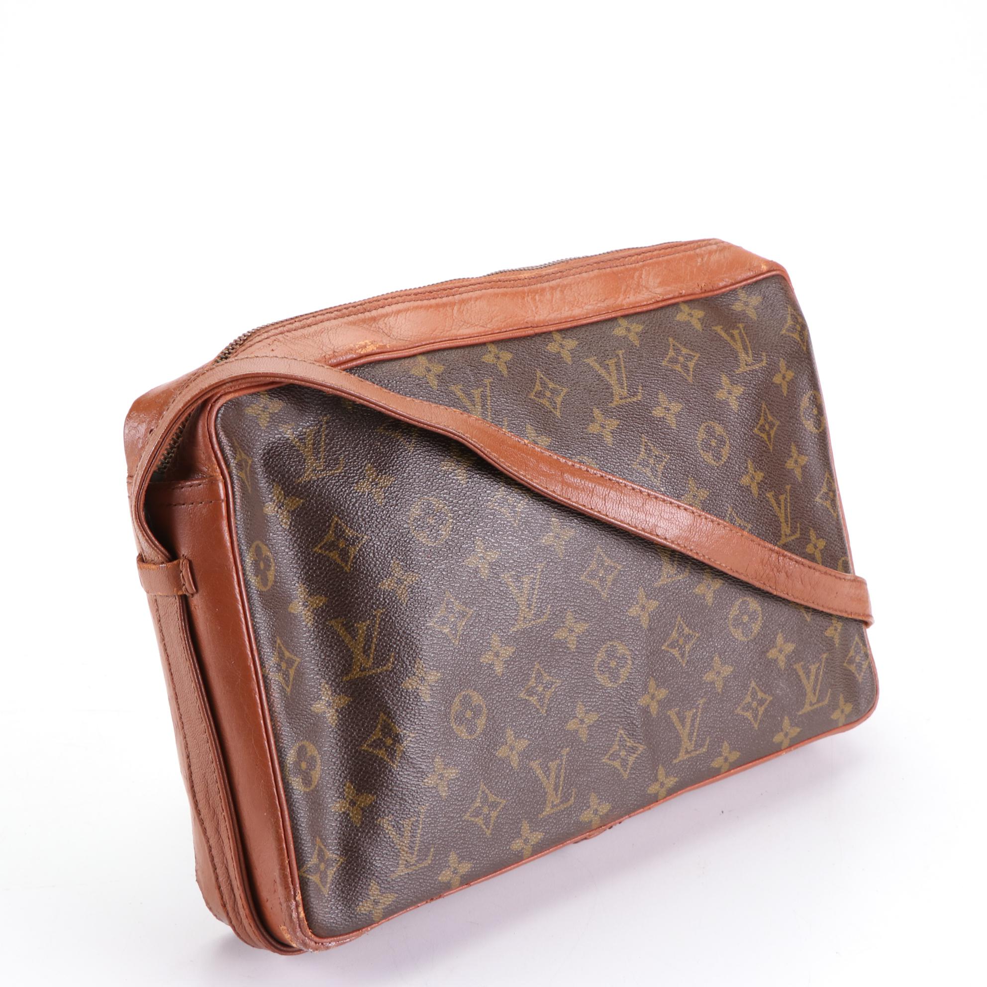 Louis Vuitton Sac Bandoulière in Monogram Canvas
