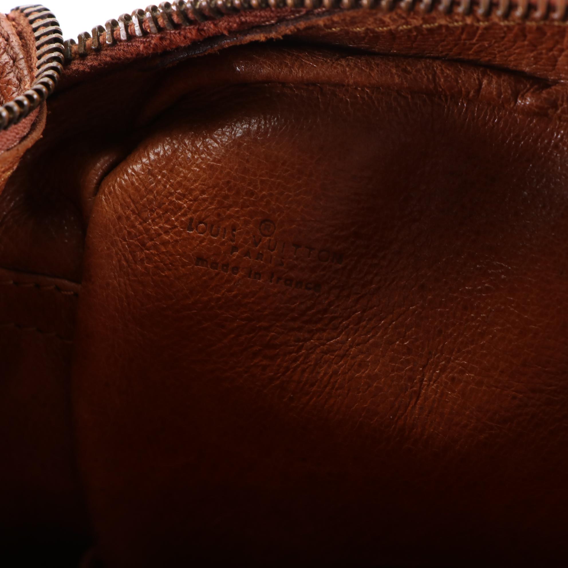 Louis Vuitton Sac Bandoulière in Monogram Canvas