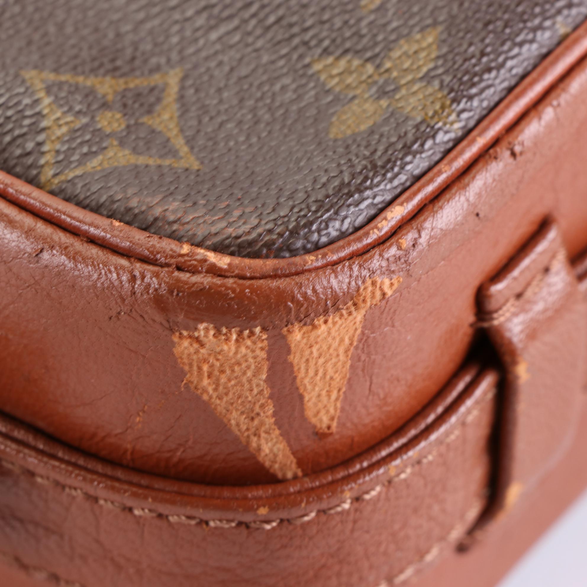 Louis Vuitton Sac Bandoulière in Monogram Canvas