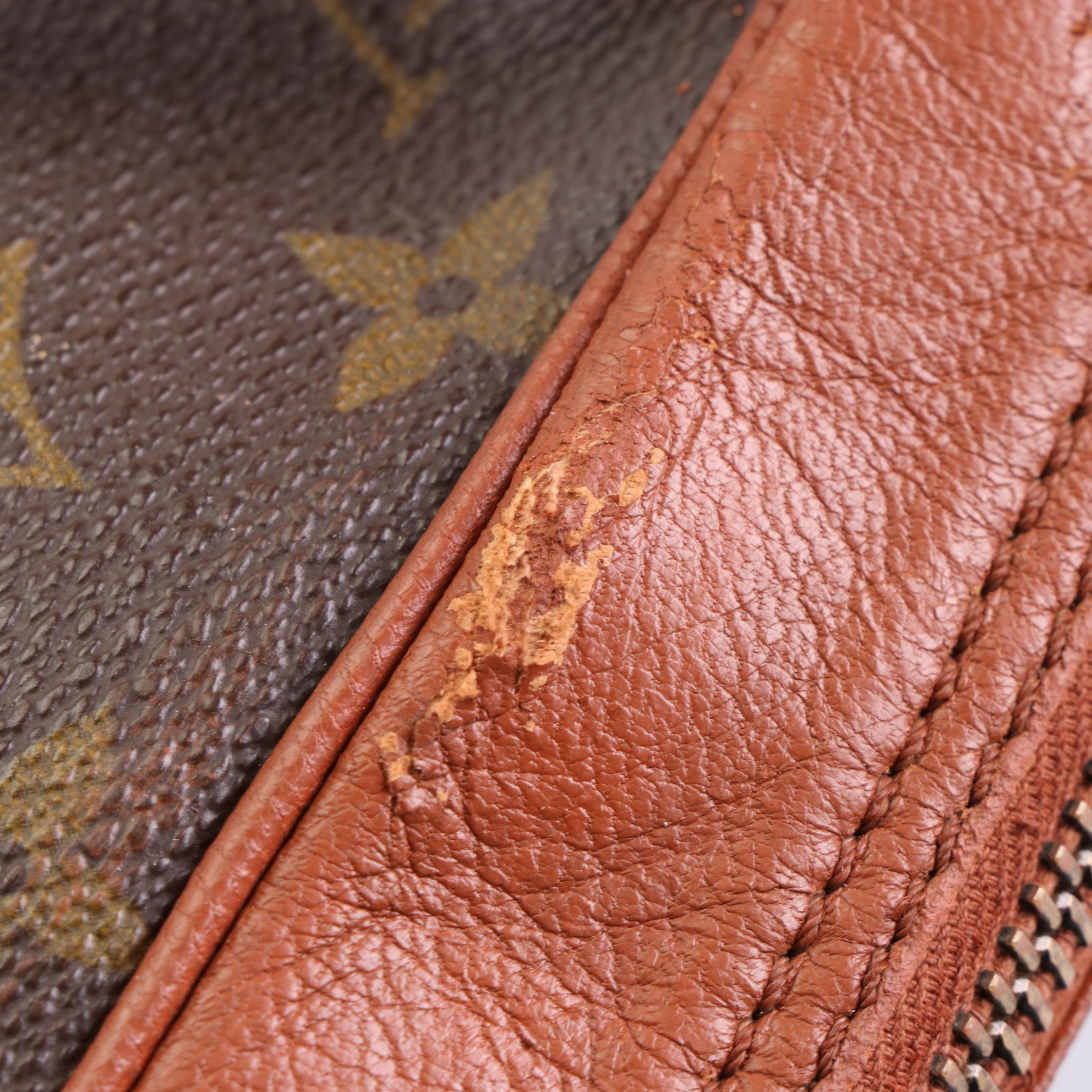 Louis Vuitton Sac Bandoulière in Monogram Canvas