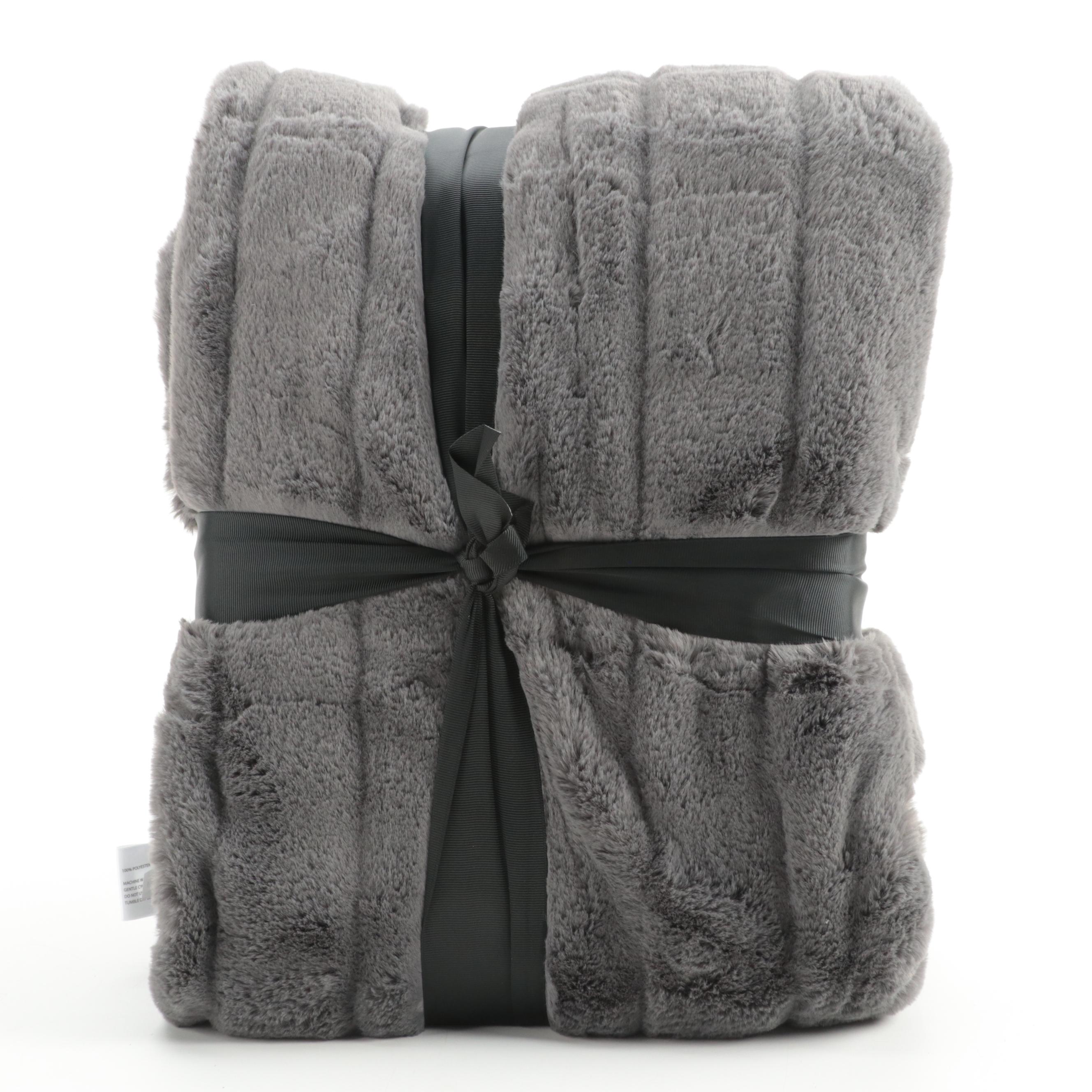 Member's Mark Hotel Premier Collection Luxury Throw in Carved Charcoal
