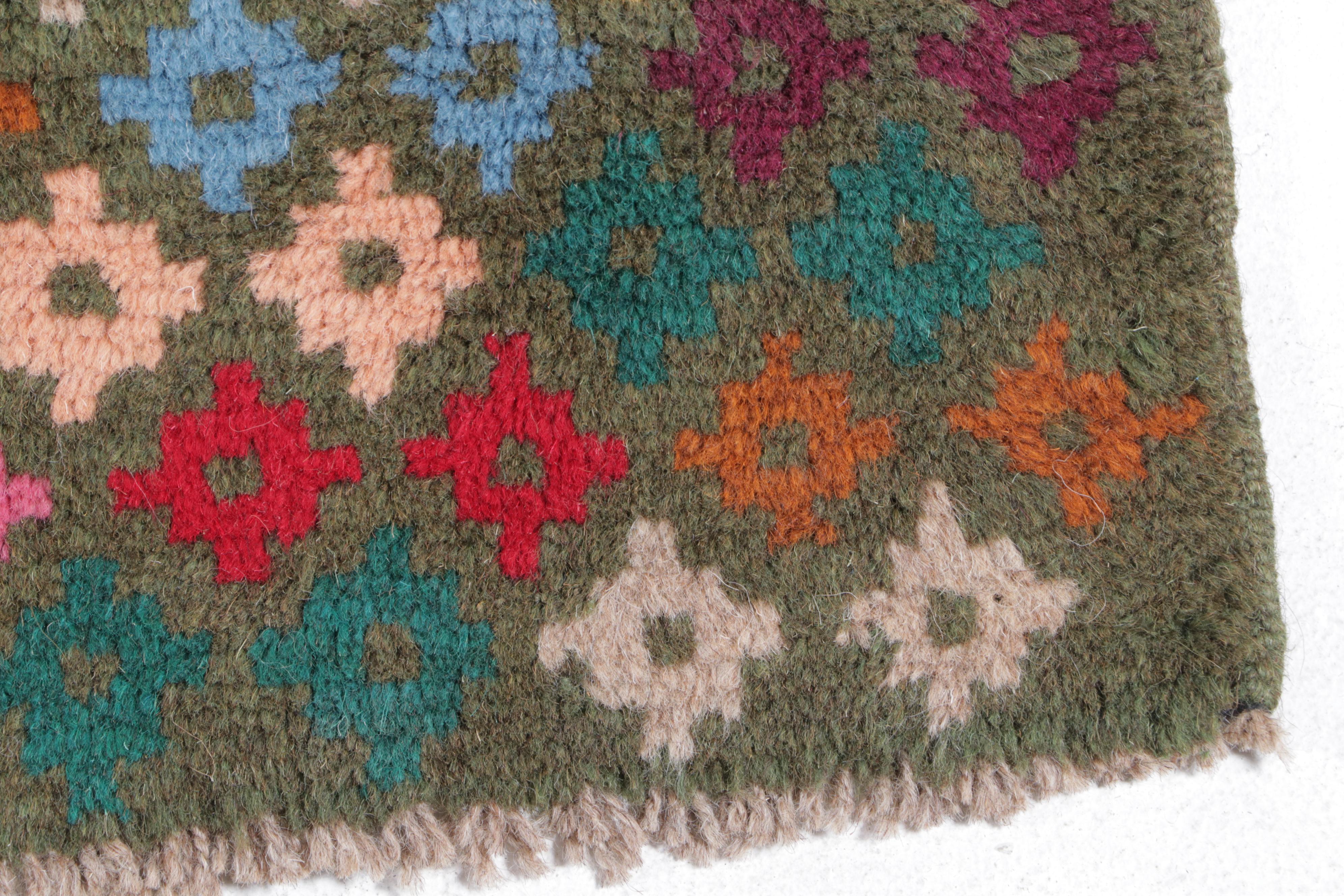 2' x 2'11 Hand-Knotted Persian Gabbeh Accent Rug