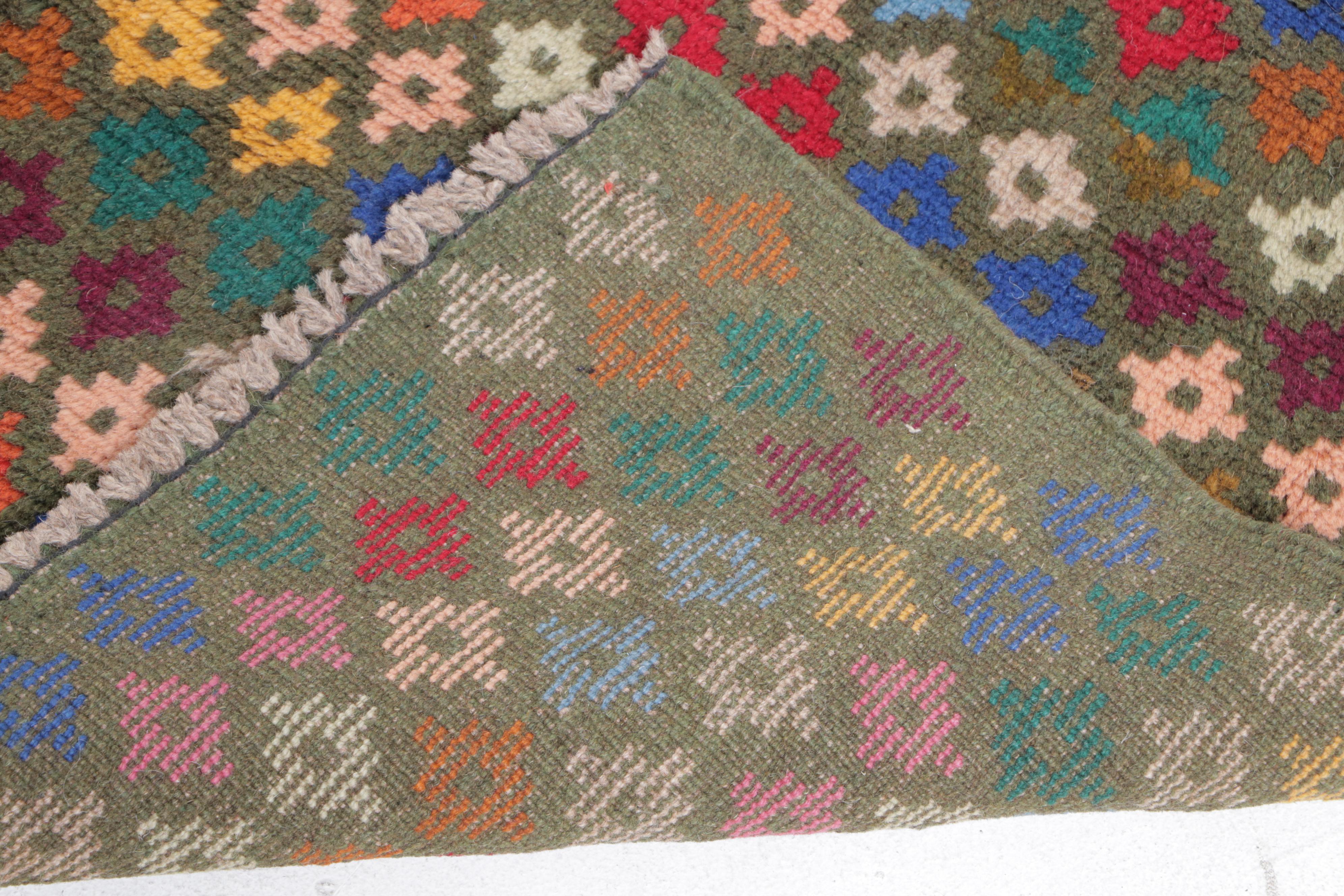 2' x 2'11 Hand-Knotted Persian Gabbeh Accent Rug