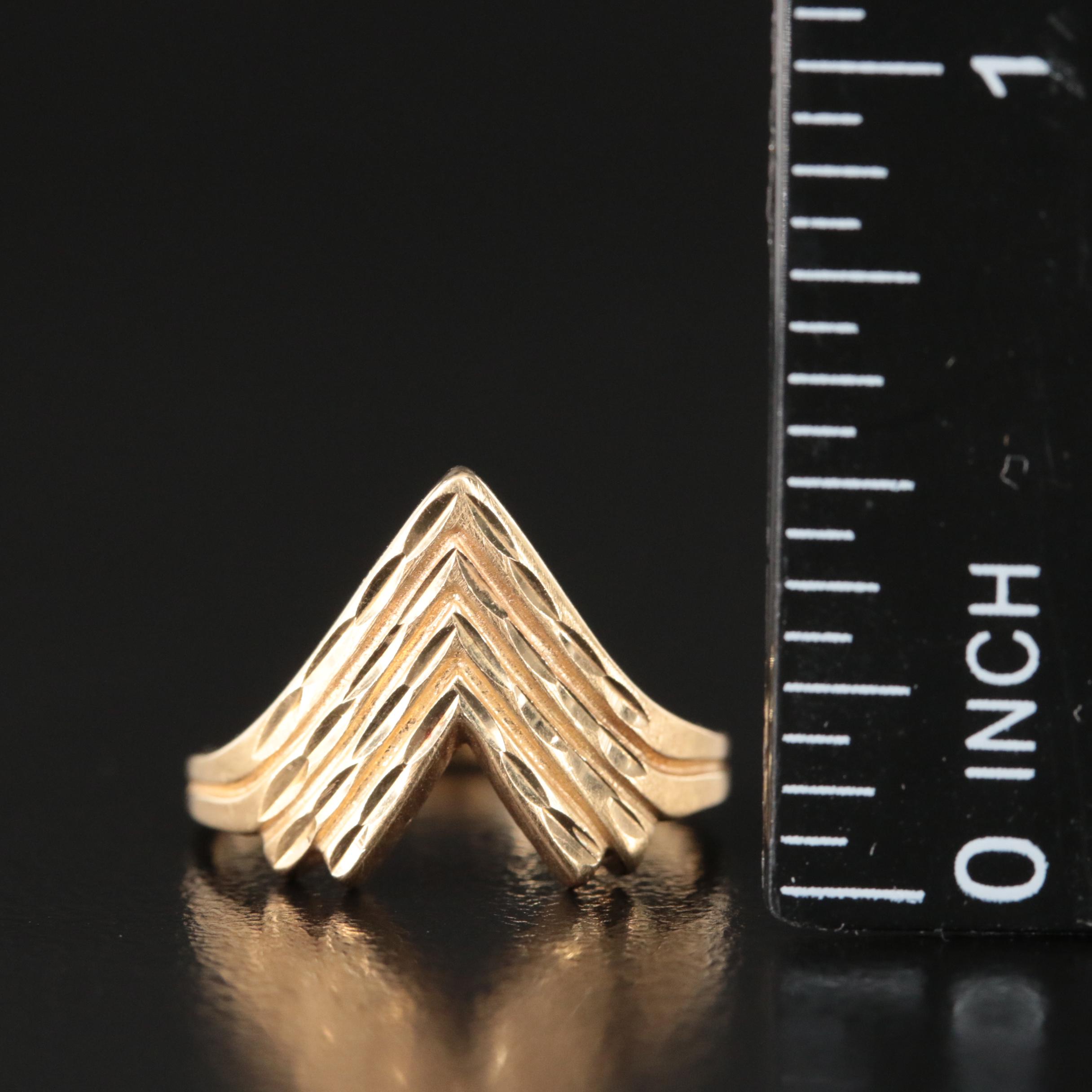 18K Chevron Ring with Diamond Cut Accents