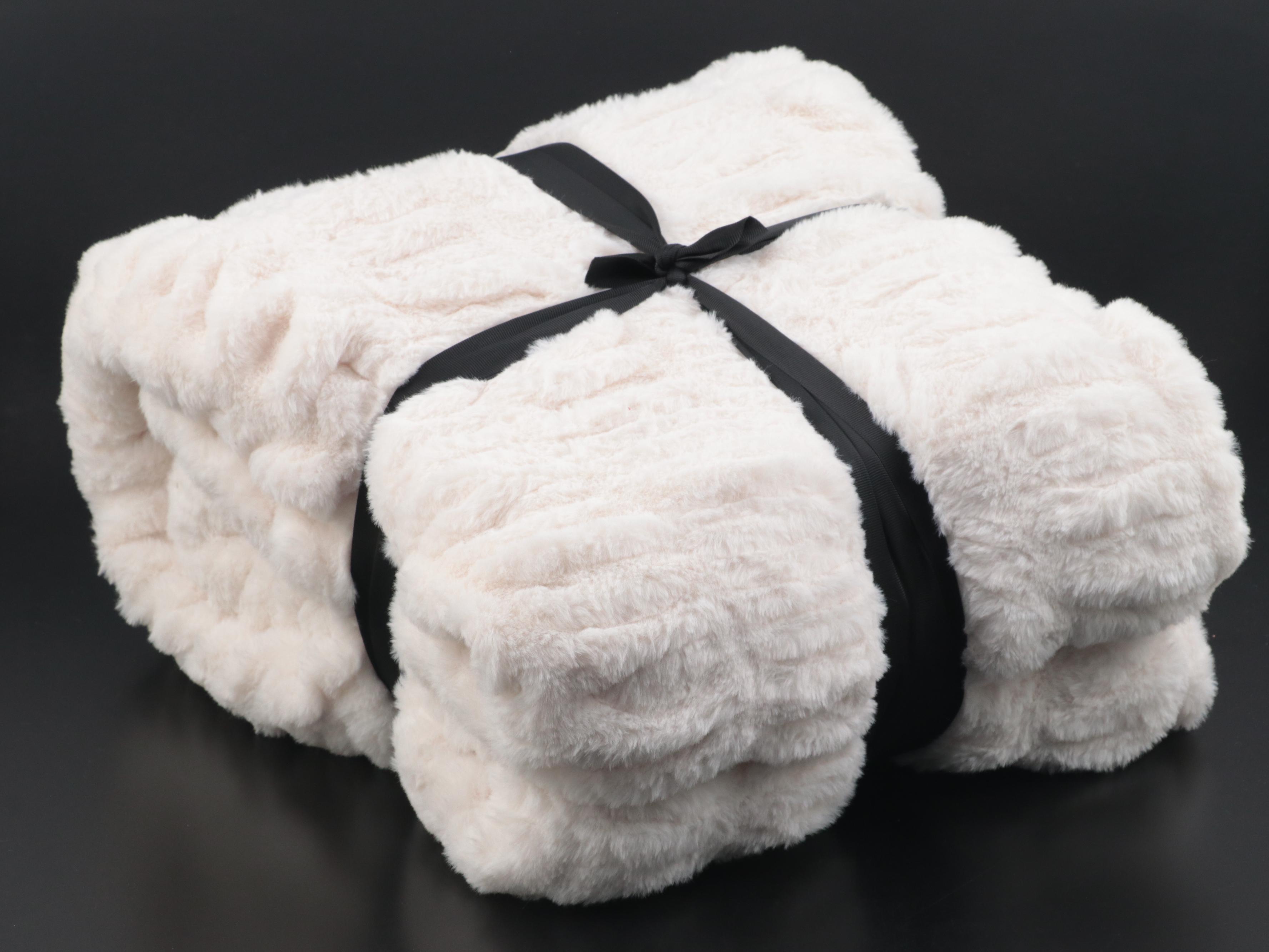 Member's Mark Hotel Premier Collection Luxury Throw in Ruched Cream