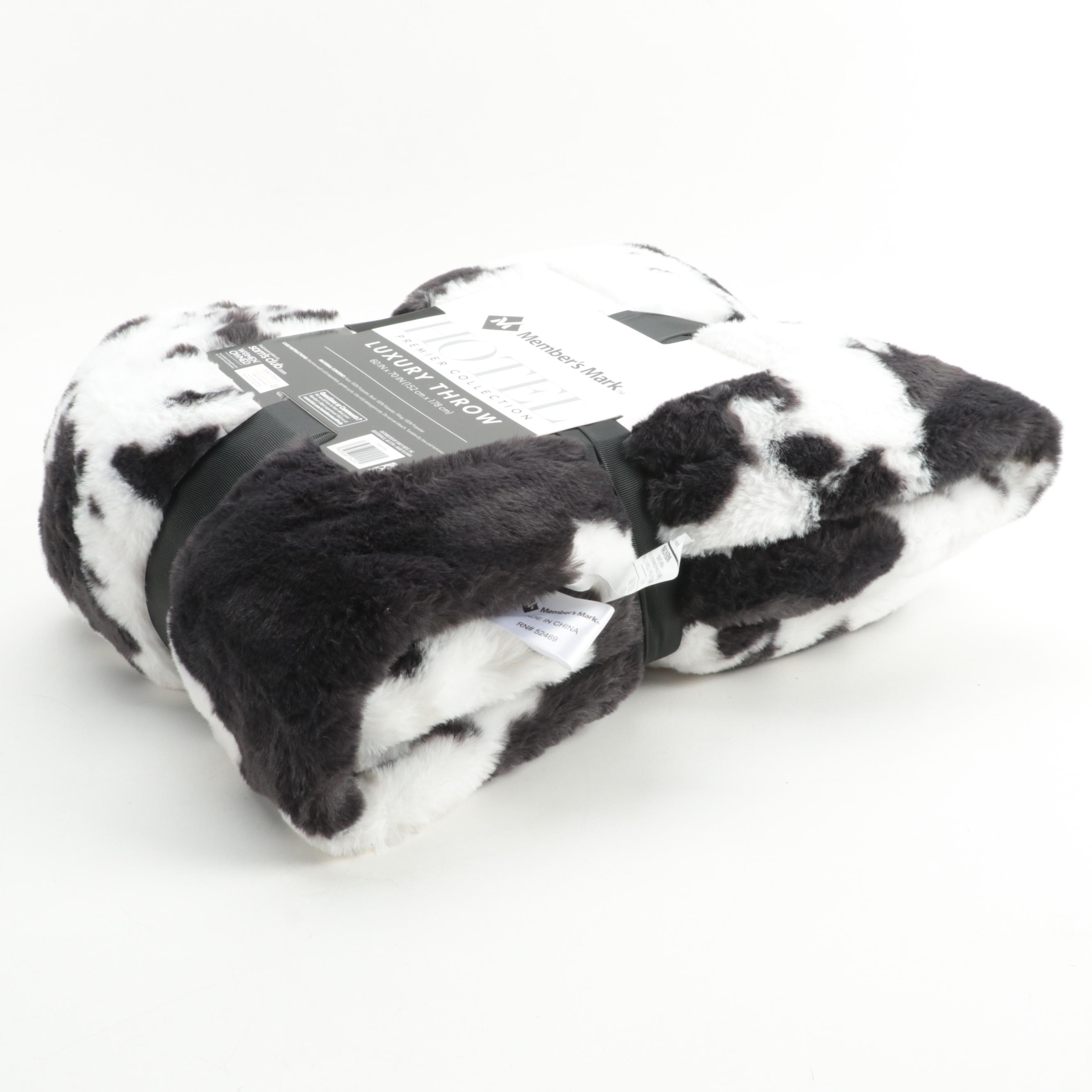 Member's Mark Hotel Premier Collection Luxury Throw Blanket in Black Cow