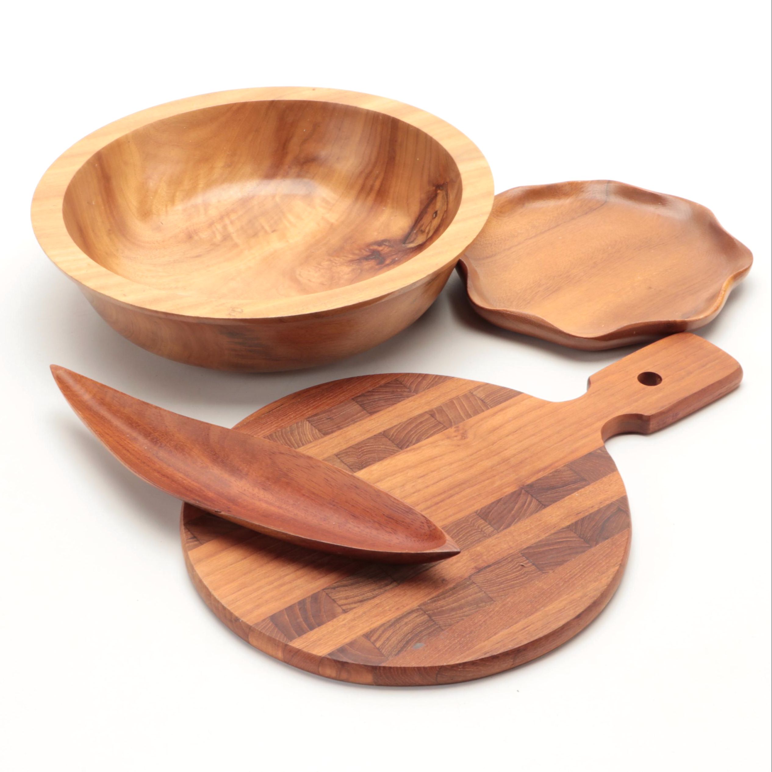 Kalmar Teak Wood Cheese Board with Other Wooden Serveware