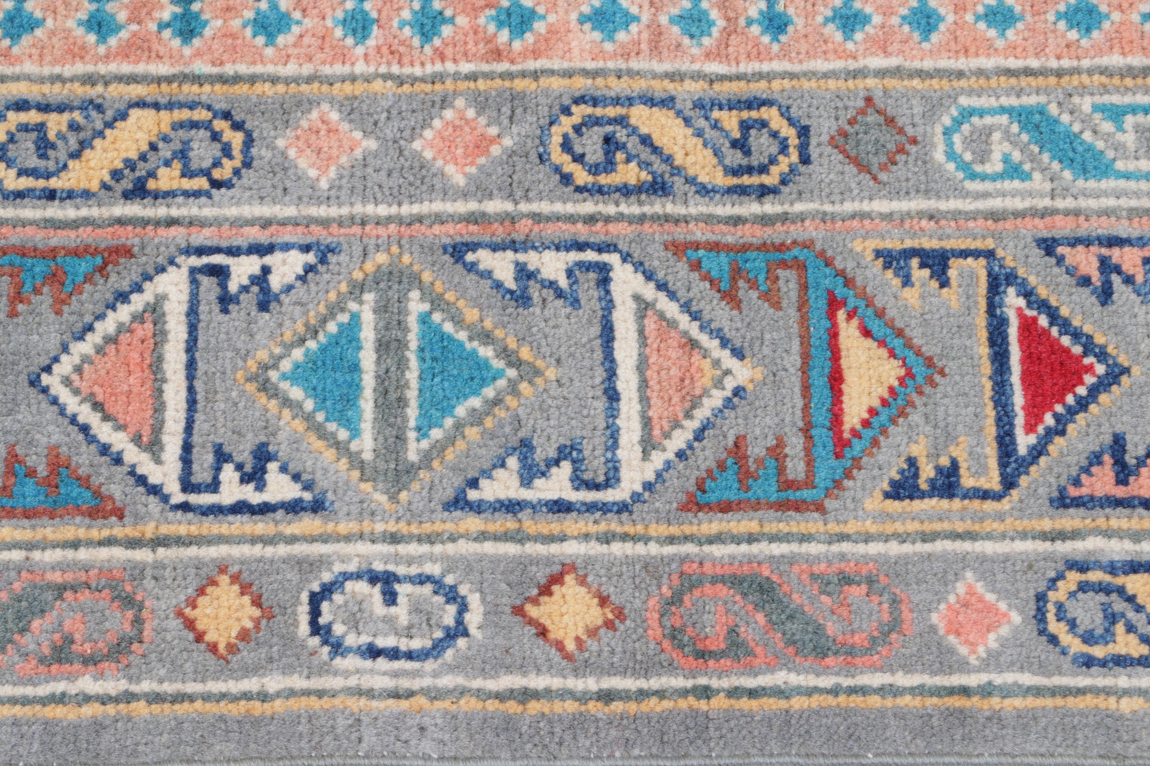 5'1 x 6'10 Hand-Knotted Pakistani Kazak Area Rug