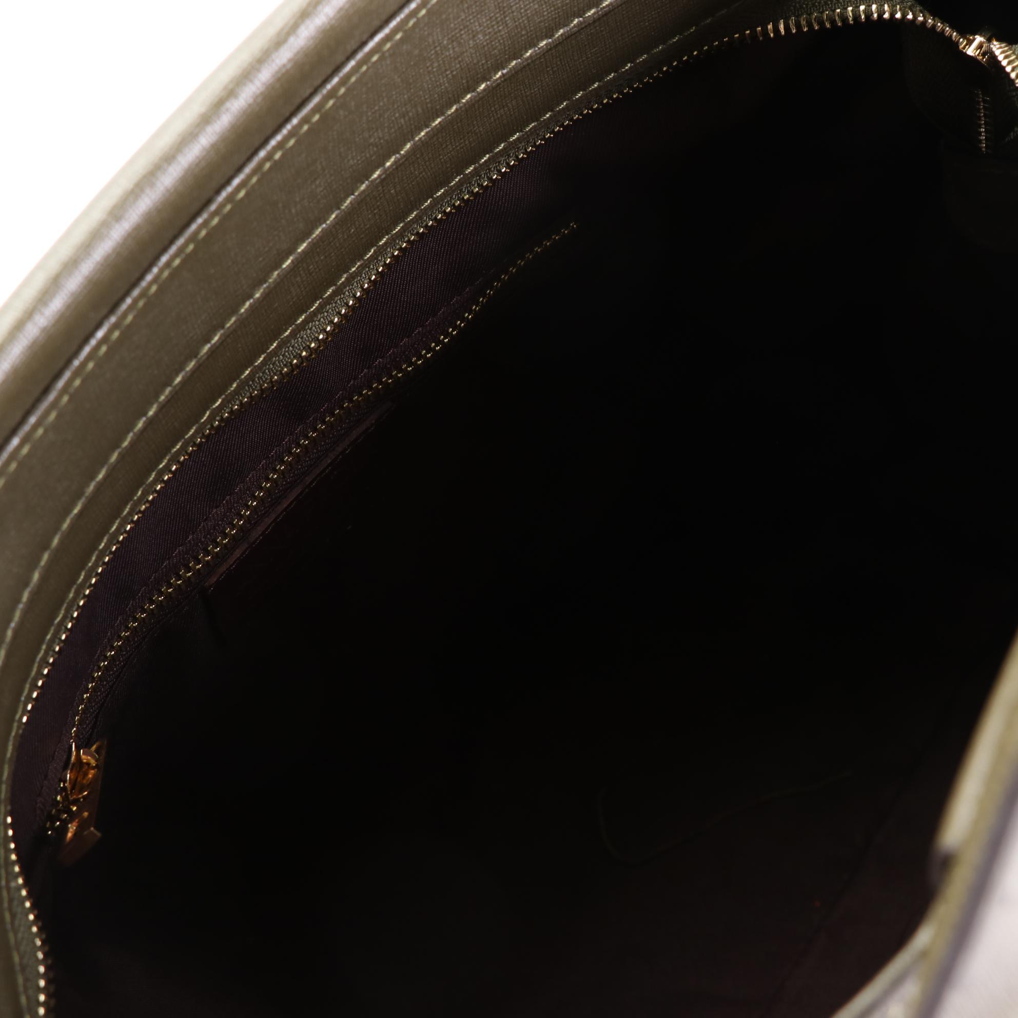 Anna Paola and DV Diva's Bag Leather Tote and Drawstring Bag