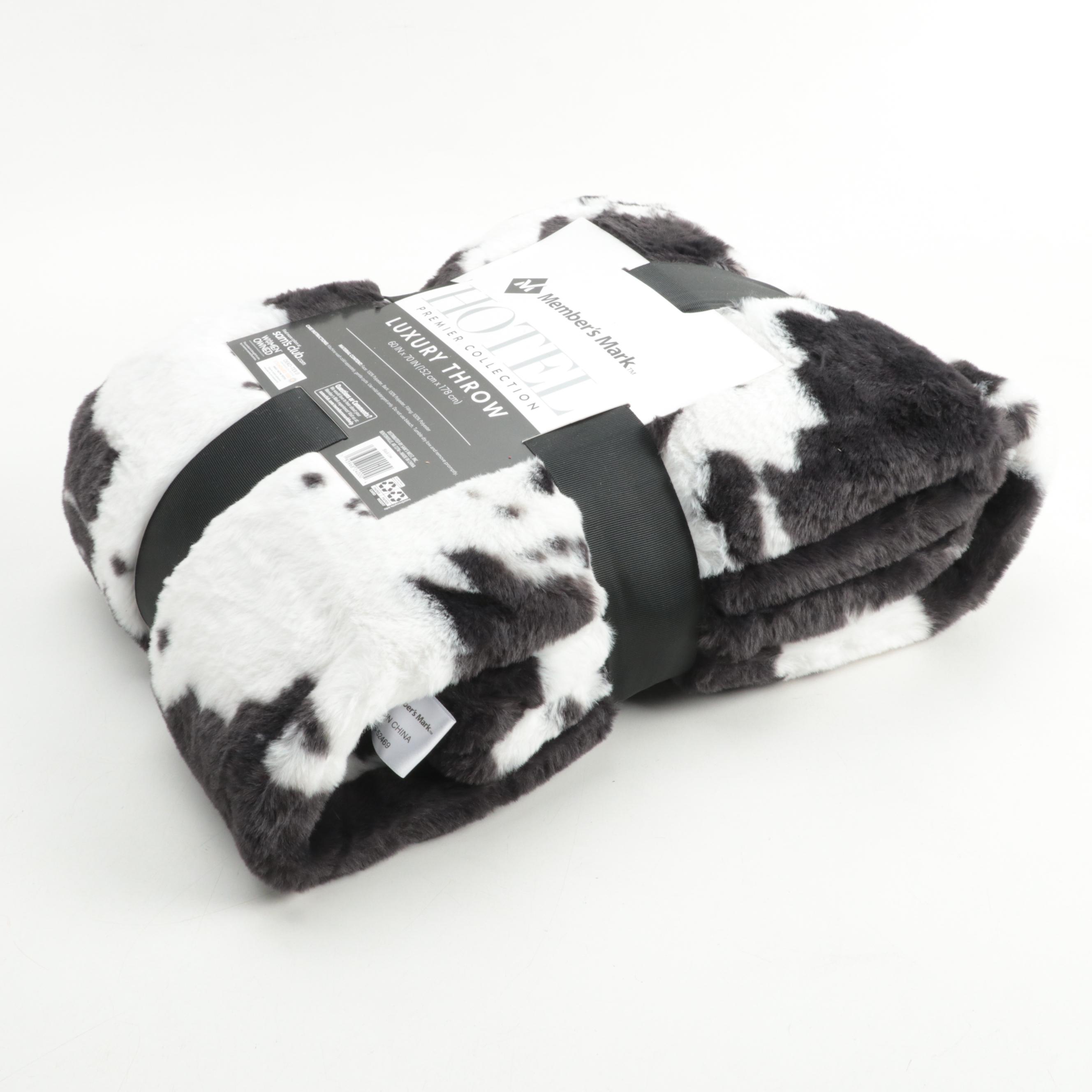 Member's Mark Hotel Premier Collection Luxury Throw in Black Cow