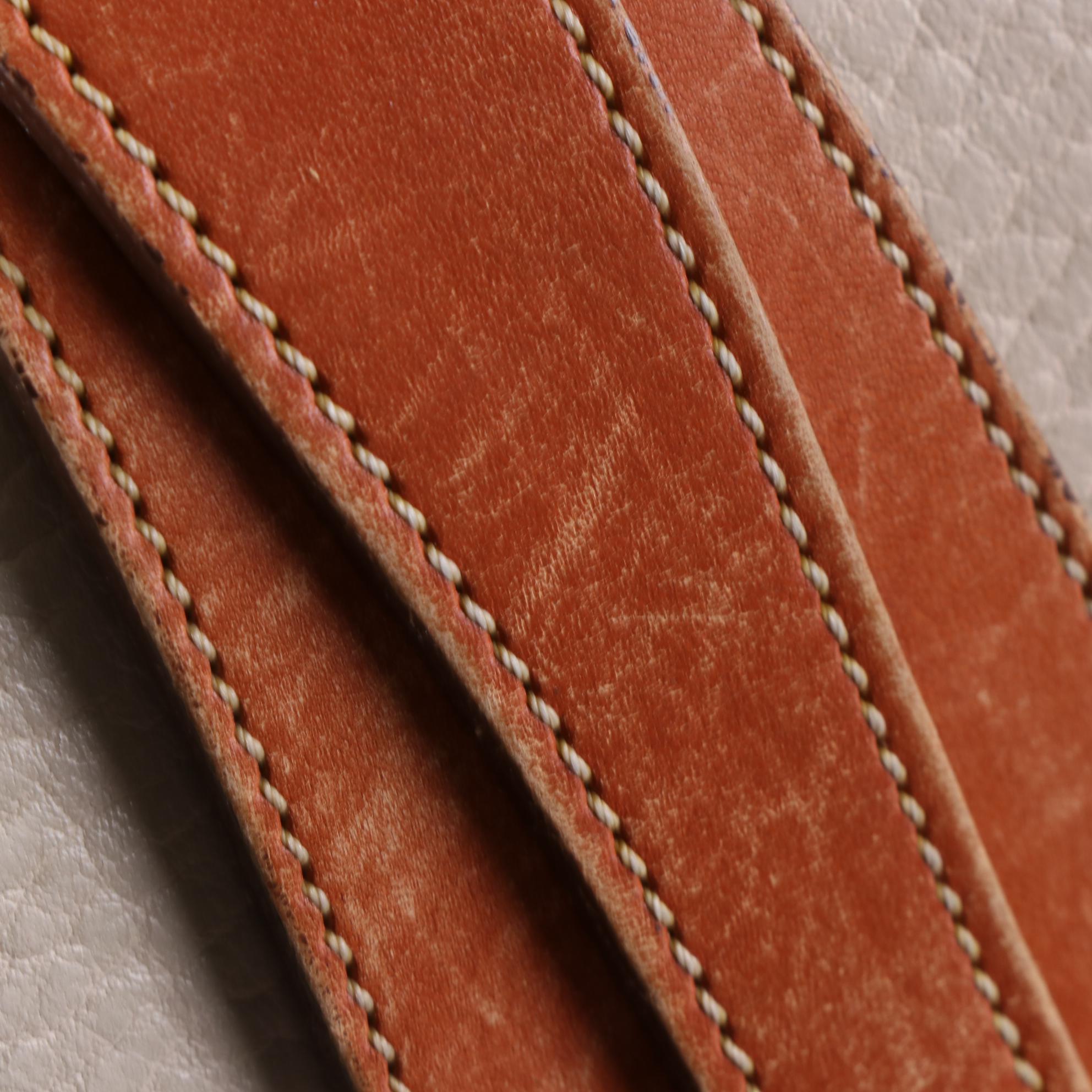 Dooney & Bourke Handbags in Leather