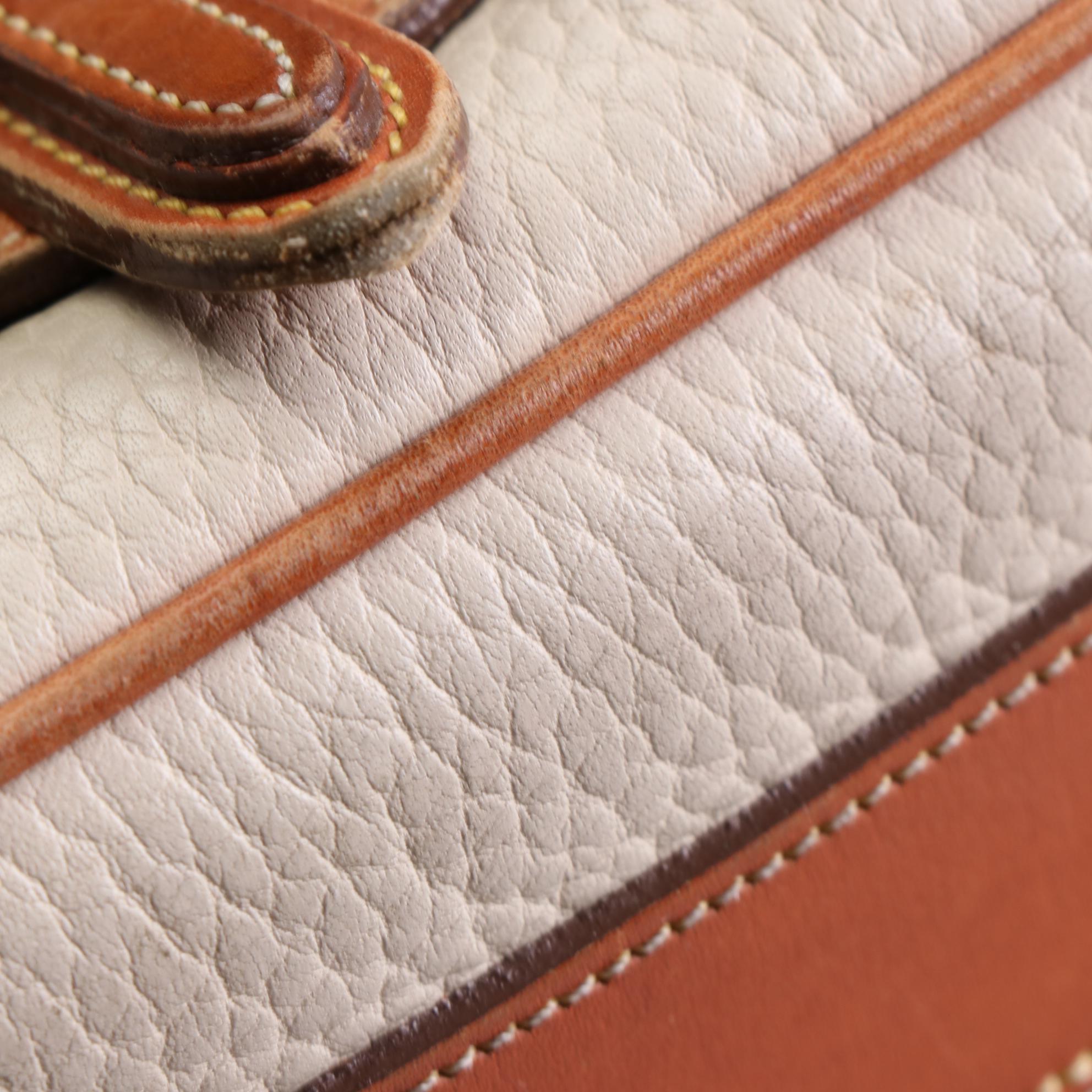 Dooney & Bourke Handbags in Leather