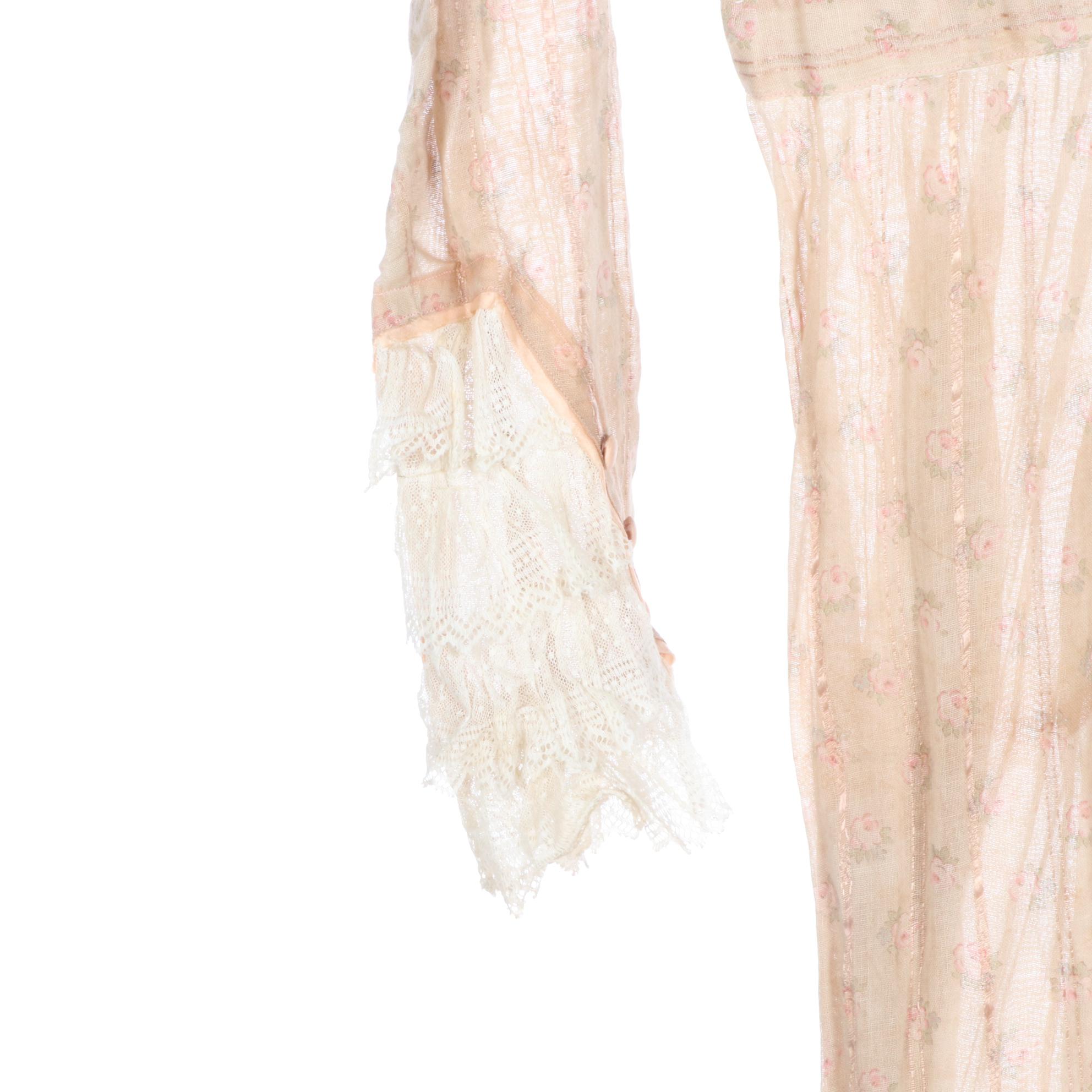 Day Dress in Embroidered Cotton Mull with Lace, Late 19th/Early 20th Century