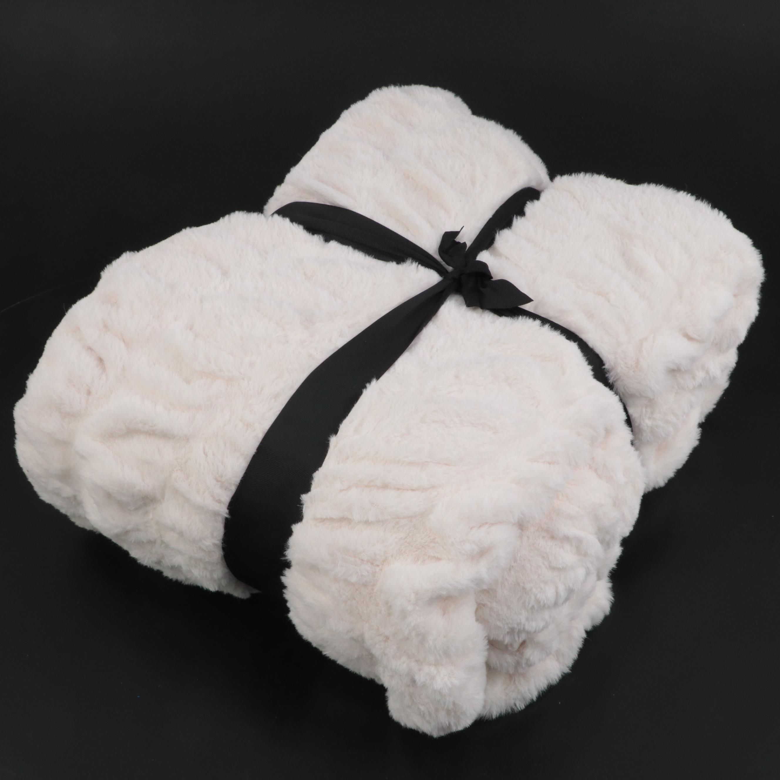 Member's Mark Hotel Premier Collection Luxury Throw in Ruched Cream