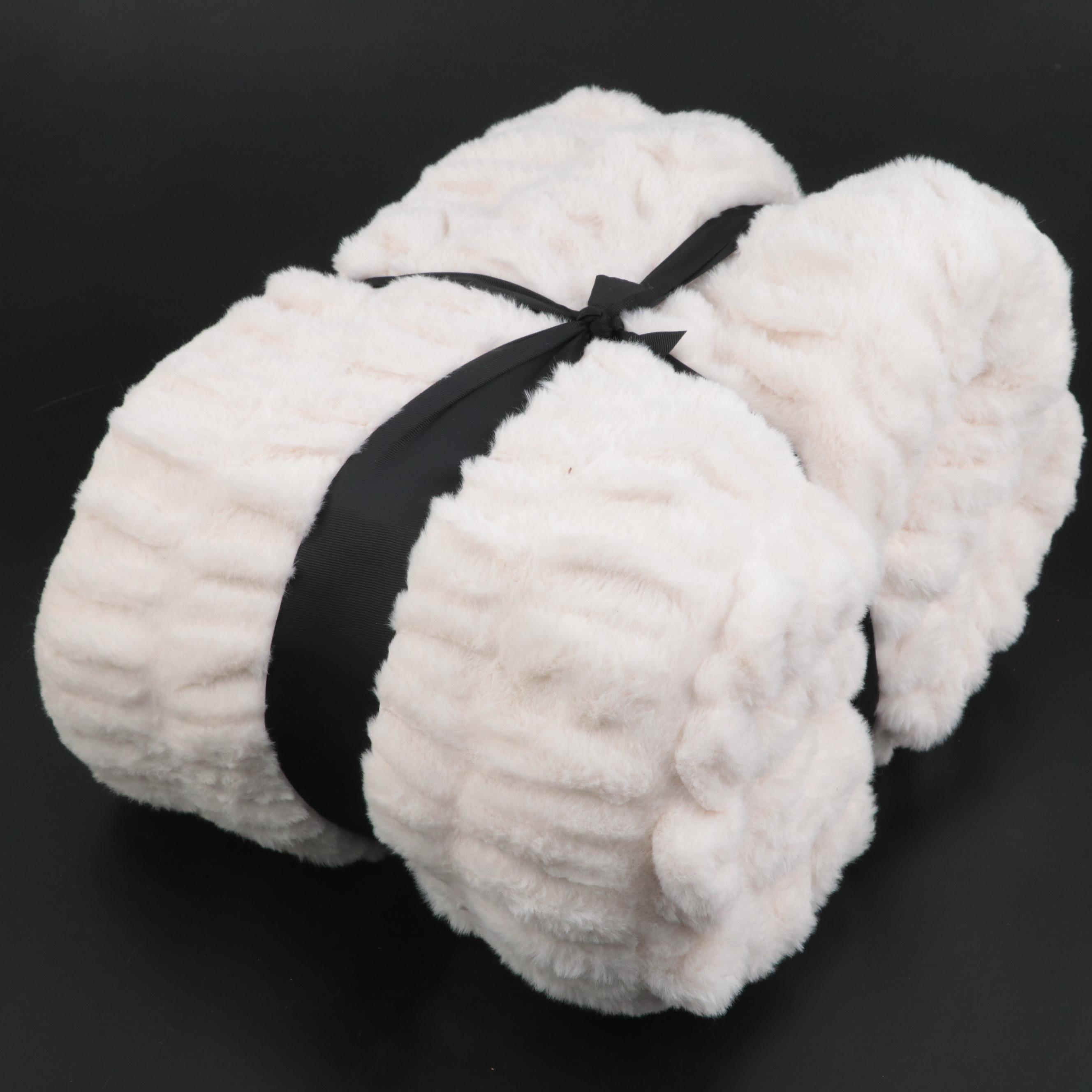 Member's Mark Hotel Premier Collection Luxury Throw in Ruched Cream