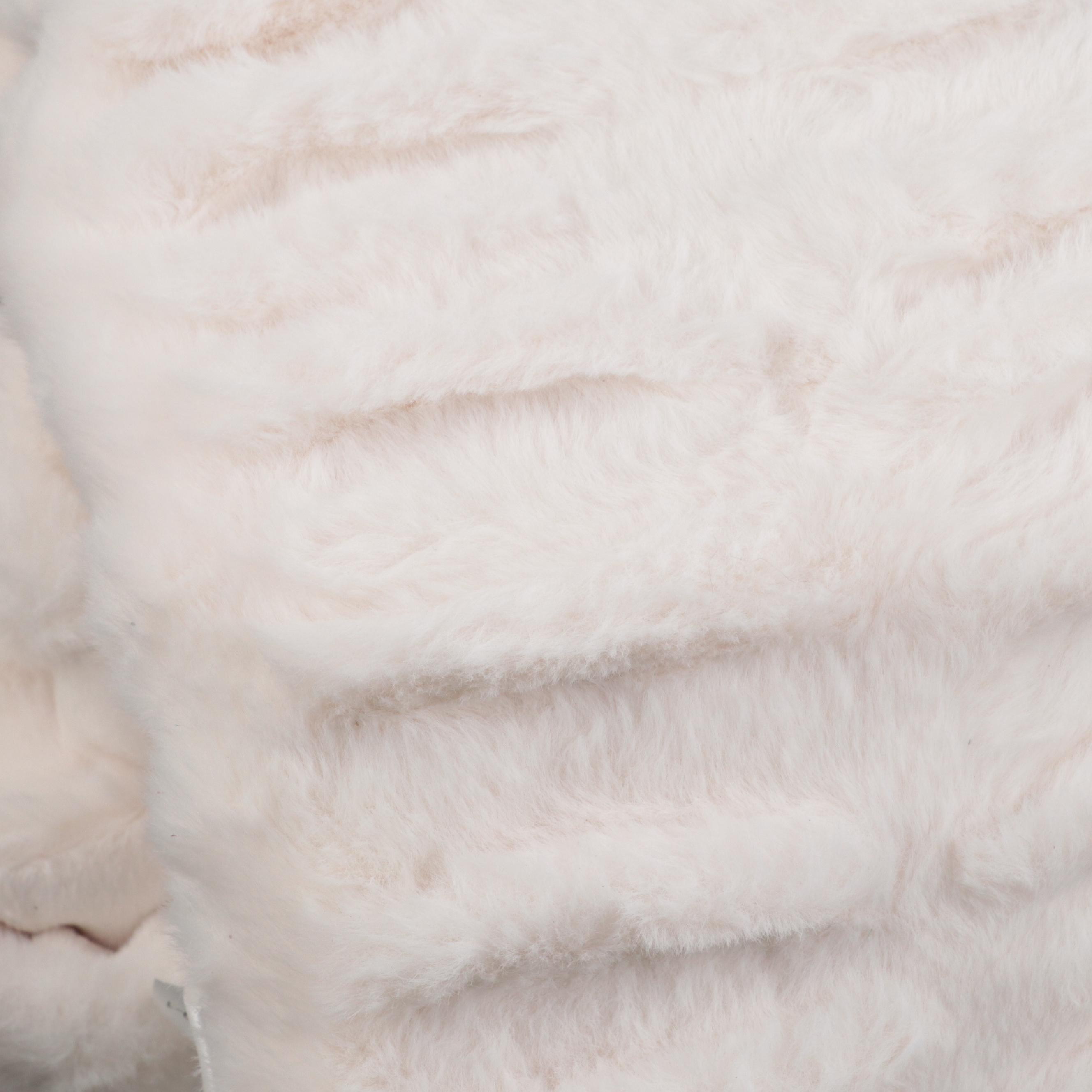 Member's Mark Hotel Premier Collection Luxury Throw in Ruched Cream