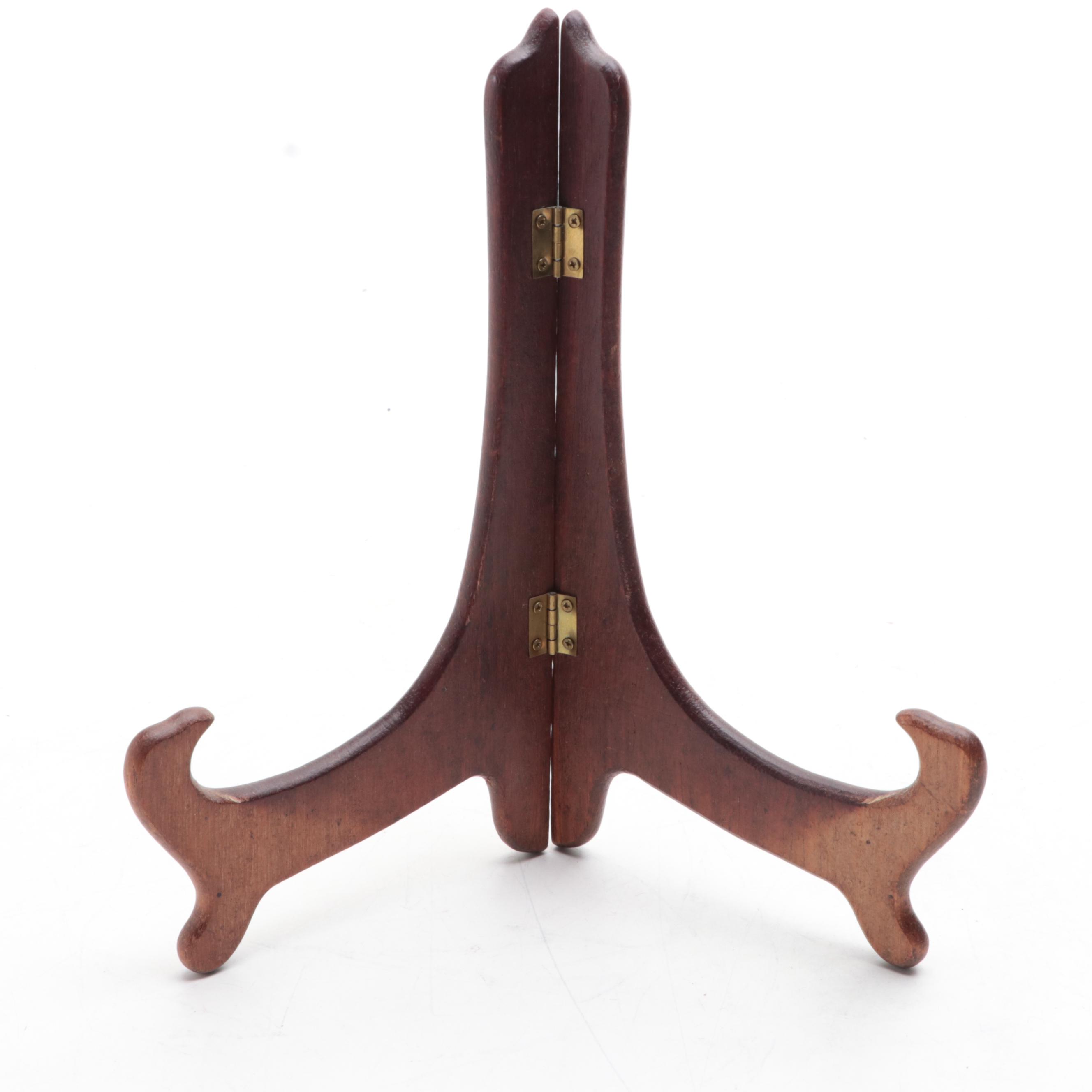 Hammersmith Farm Bird-Themed Ceramic Plate with Stand, Late 20th Century