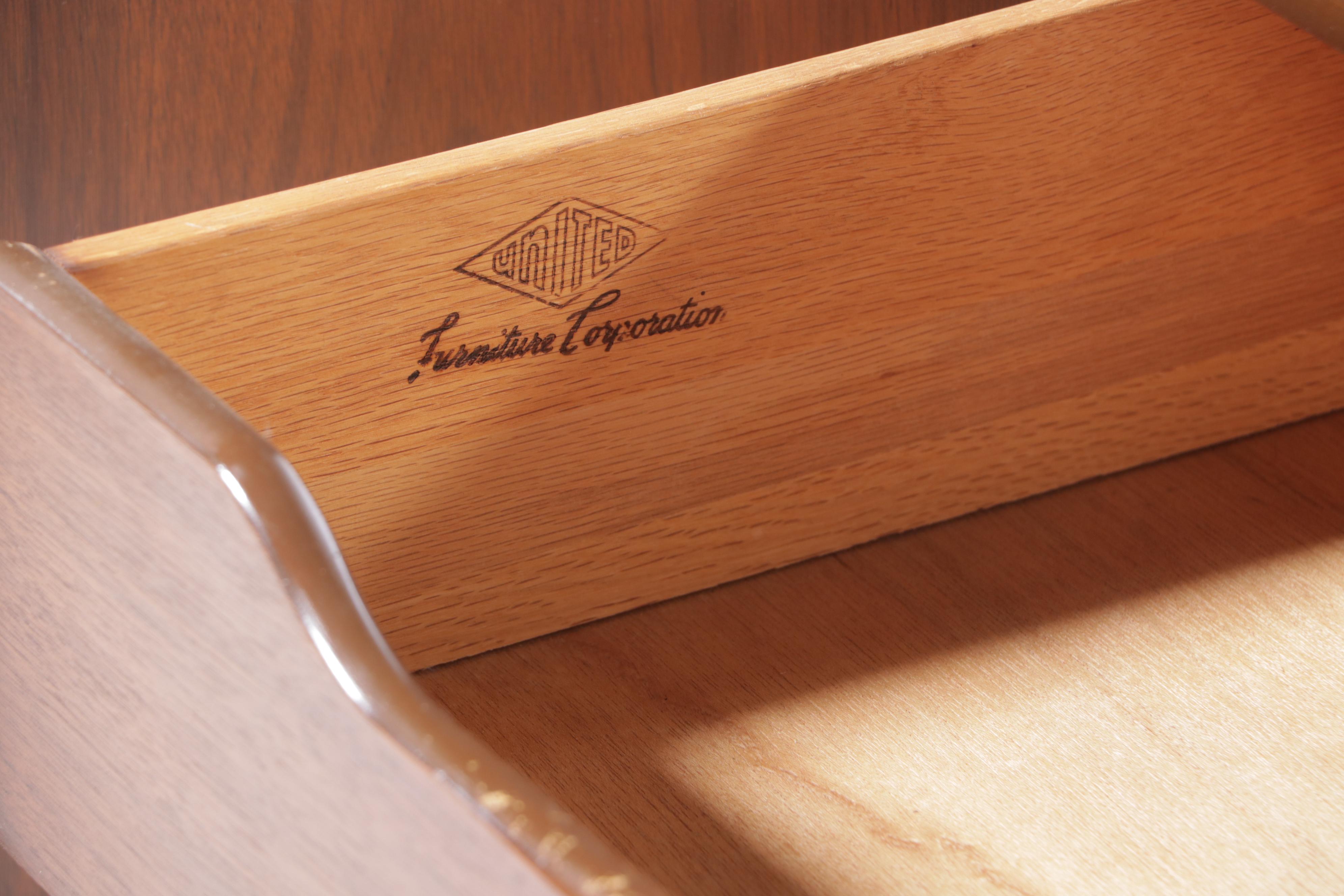 United Furniture Coporation Mid Century Modern Walnut Nine-Drawer Chest