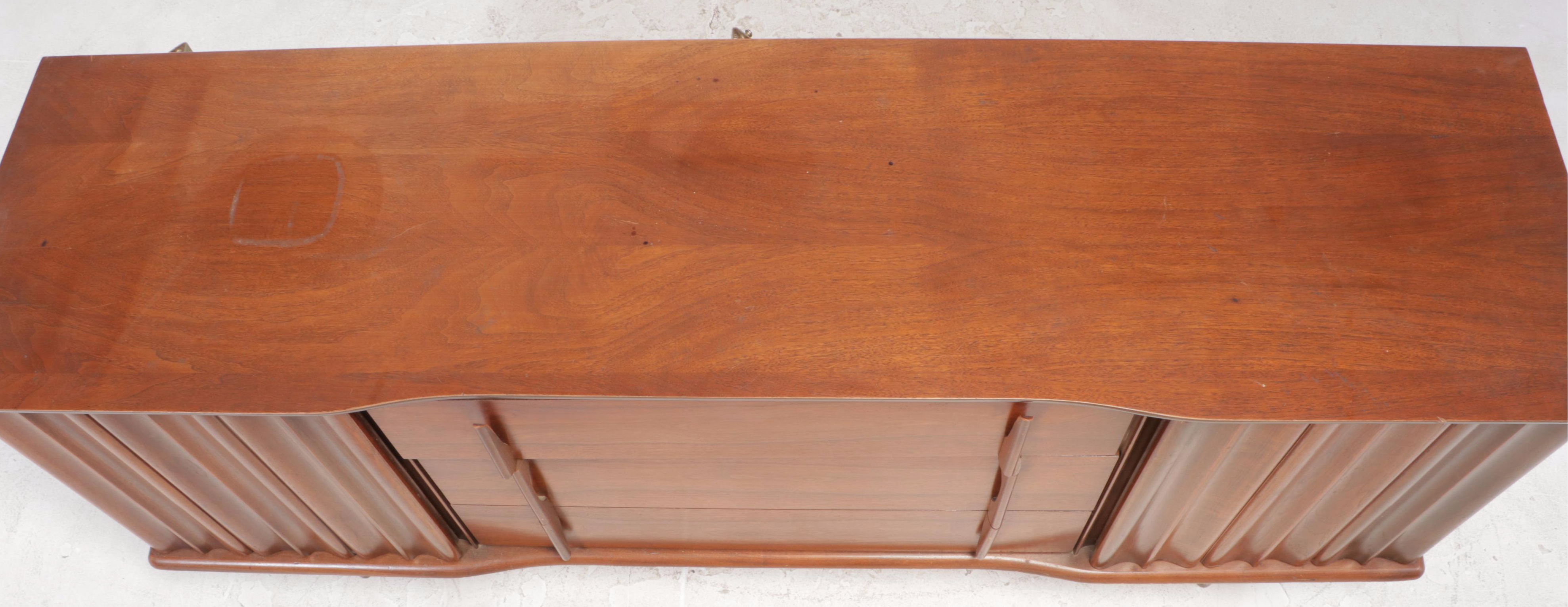 United Furniture Coporation Mid Century Modern Walnut Nine-Drawer Chest