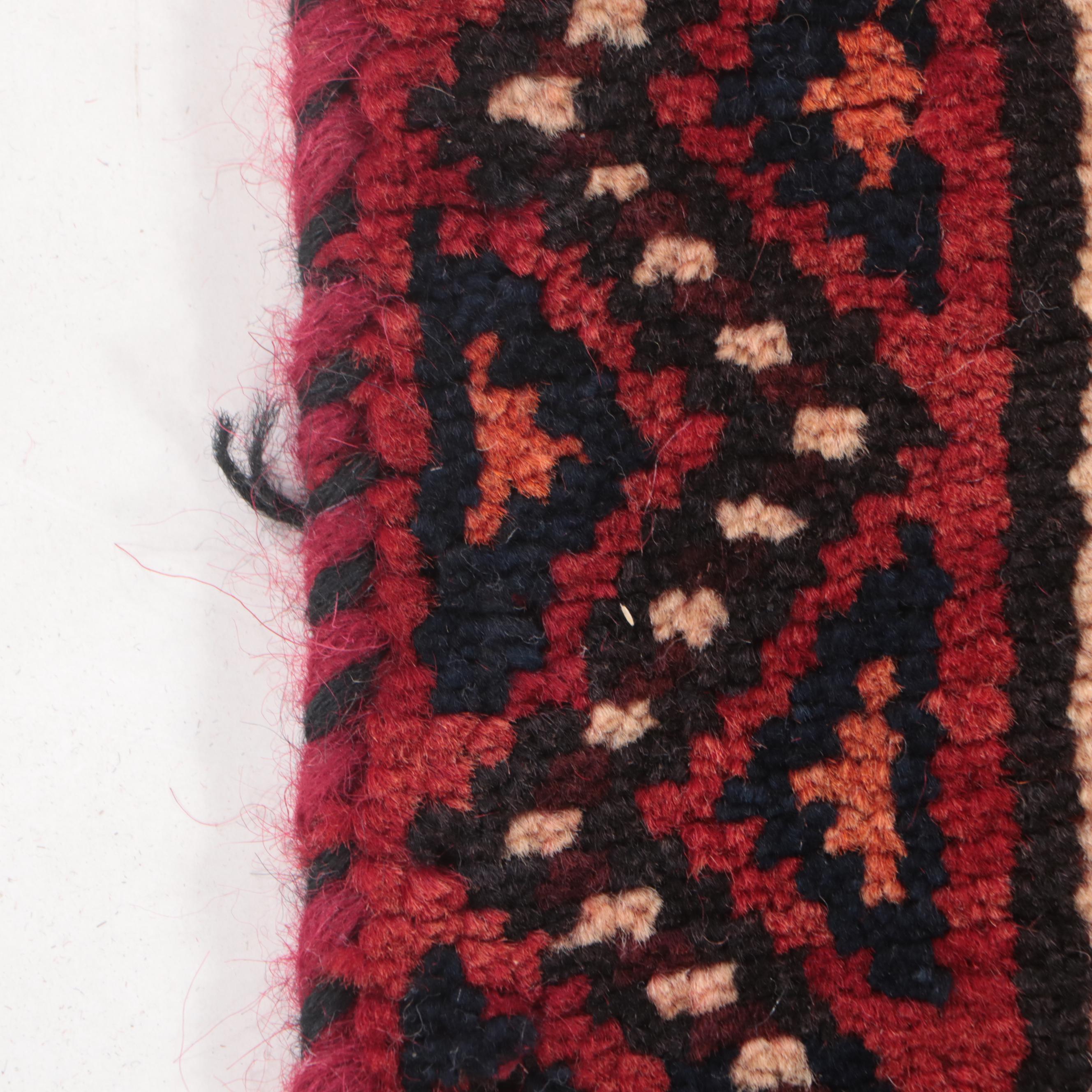 4'11 x 9'5 Hand-Knotted Persian Qashqai Area Rug