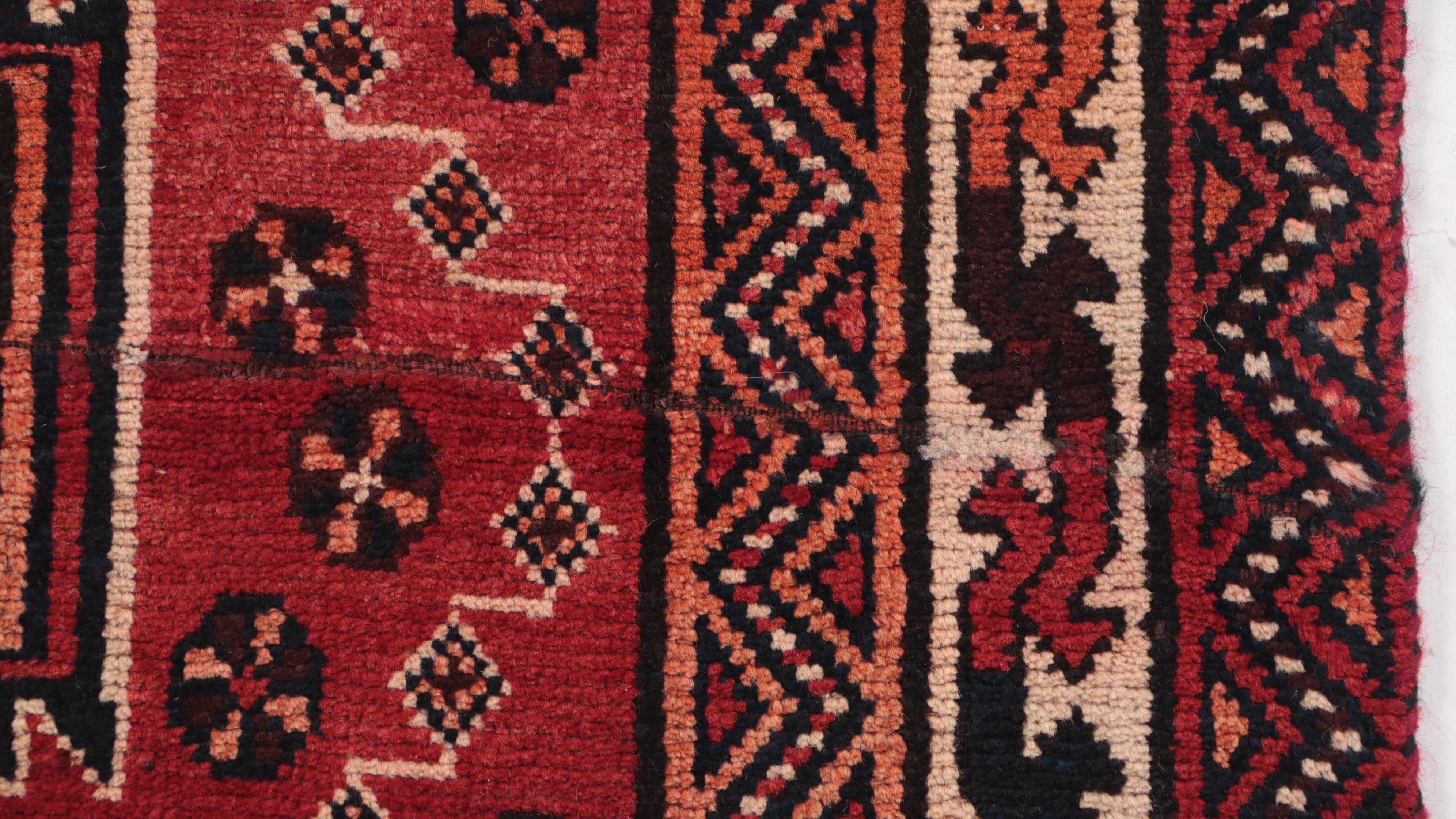 4'11 x 9'5 Hand-Knotted Persian Qashqai Area Rug