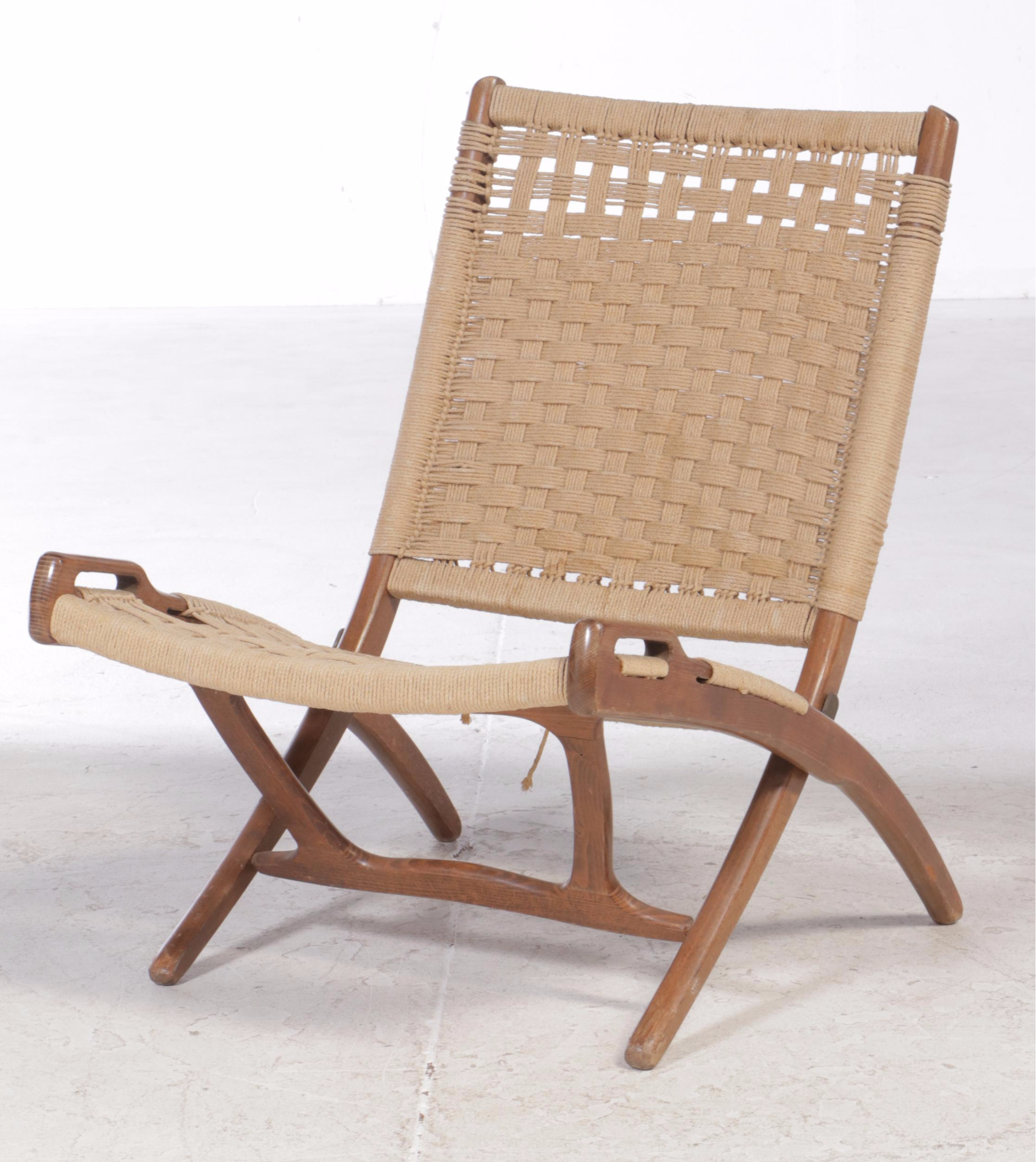 Pair of Modernist Beach and Rope Folding Lounge Chairs, Manner of Hans Wegner